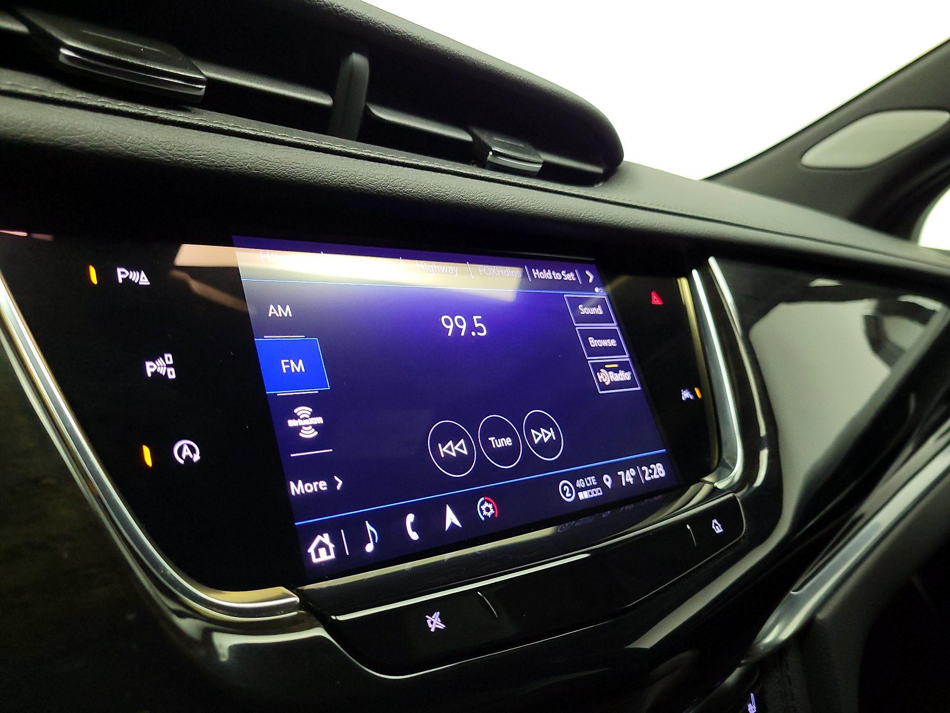 Thumbnail: 2023 Cadillac XT6 - 16