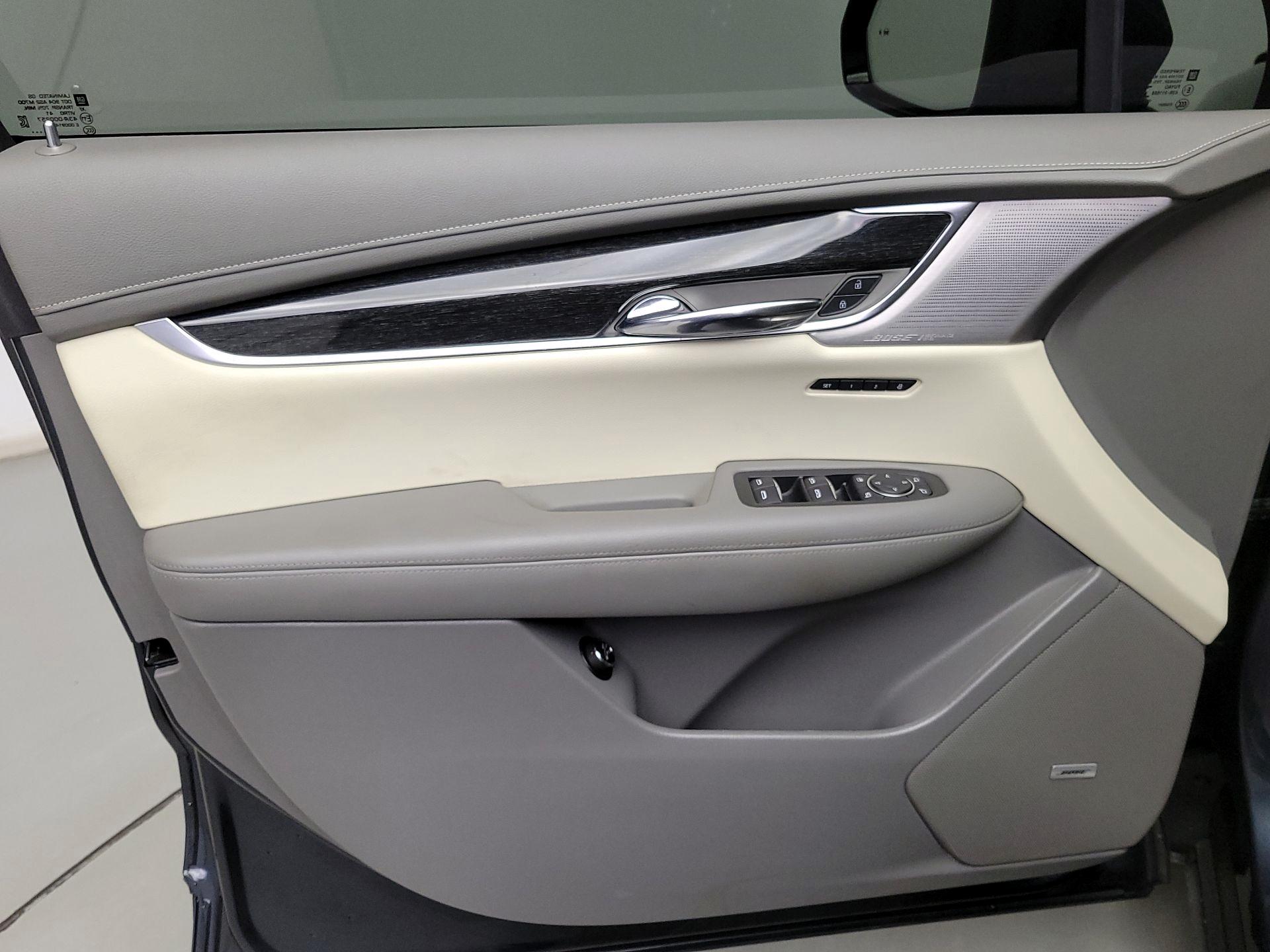 Thumbnail: 2021 Cadillac XT6 - 12