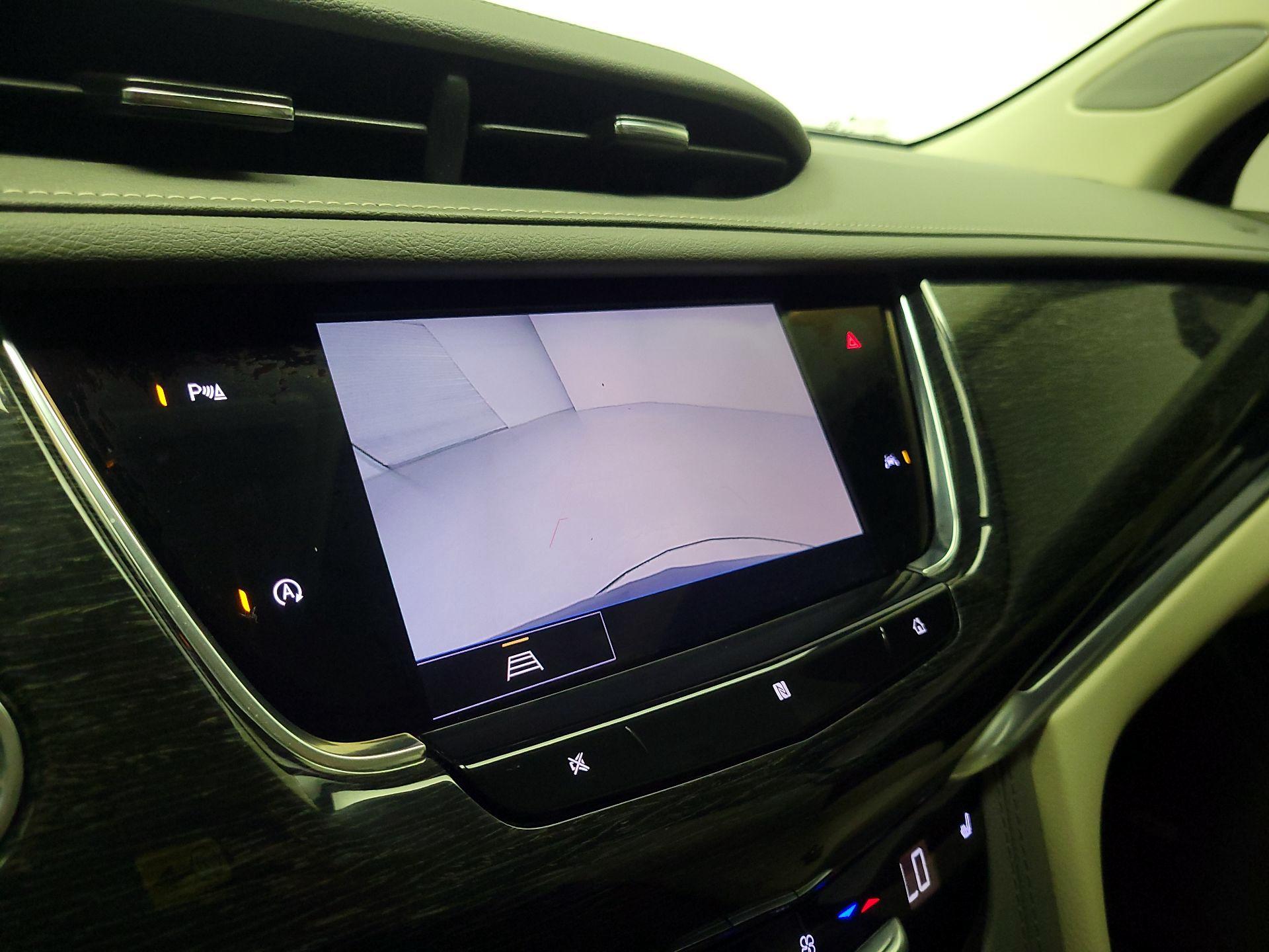 Thumbnail: 2021 Cadillac XT6 - 15