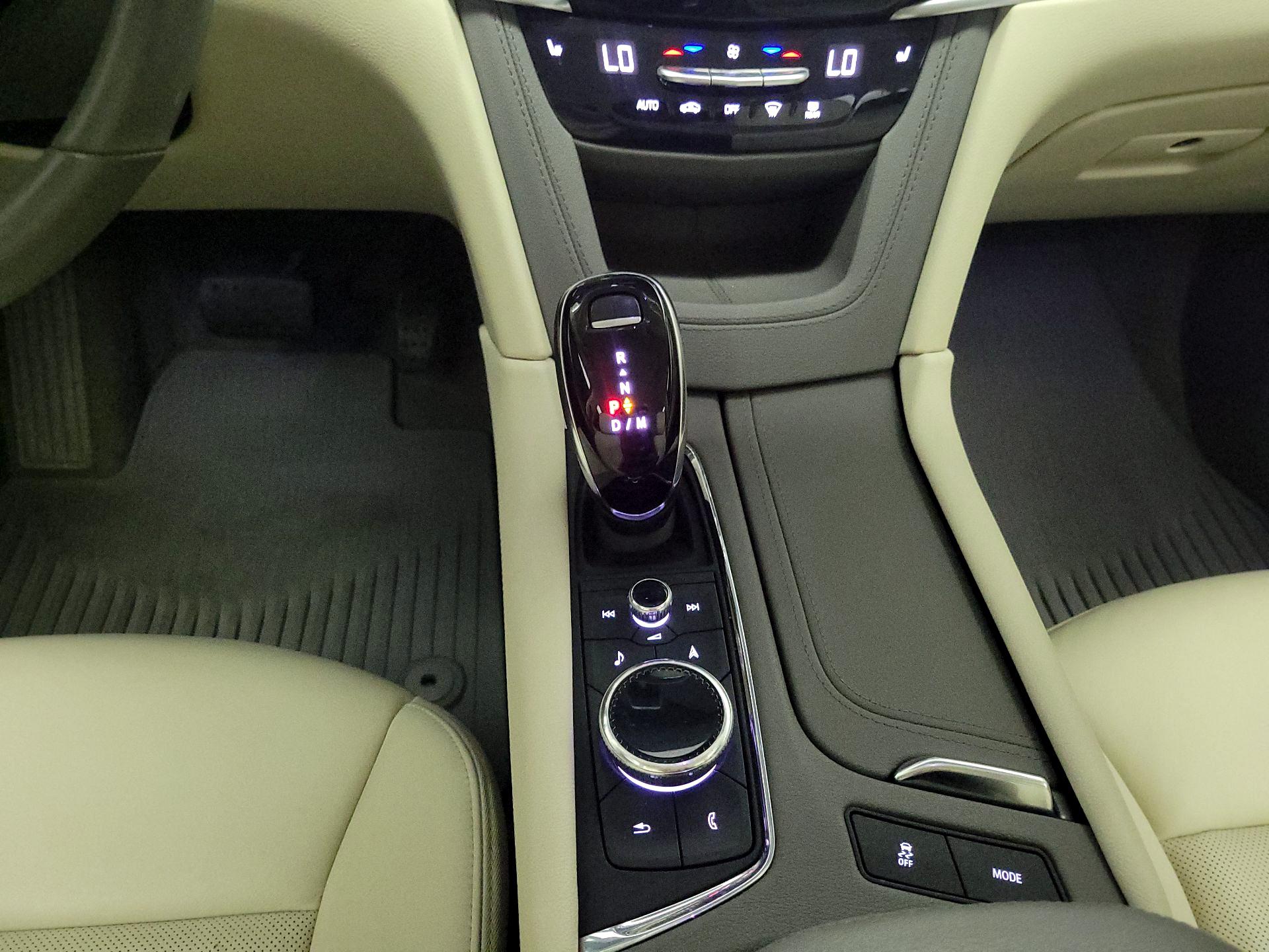 Thumbnail: 2021 Cadillac XT6 - 18