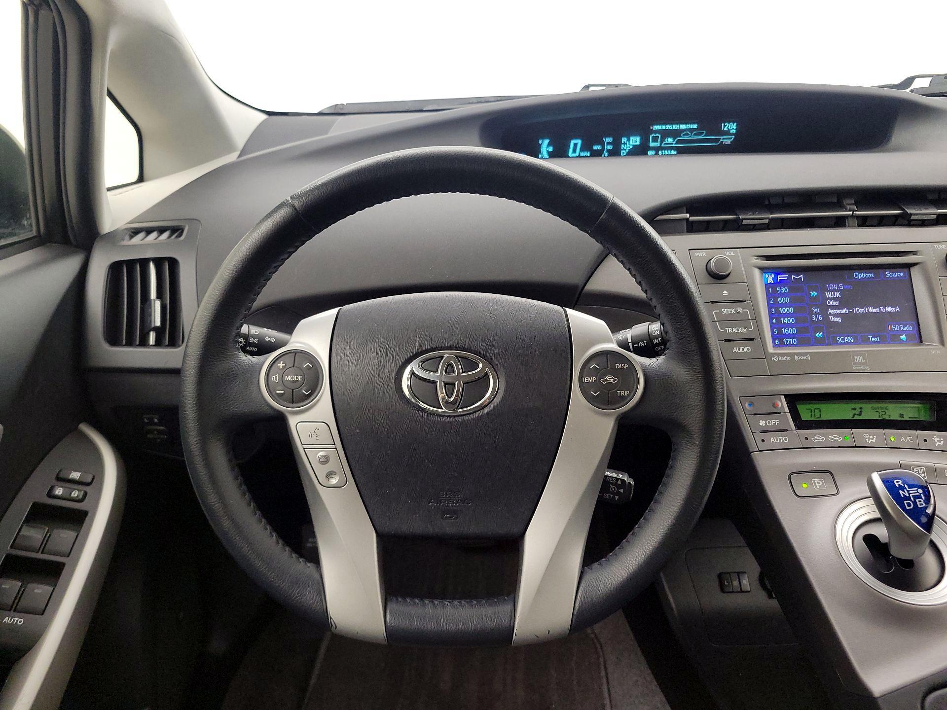 Thumbnail: 2014 Toyota Prius - 10