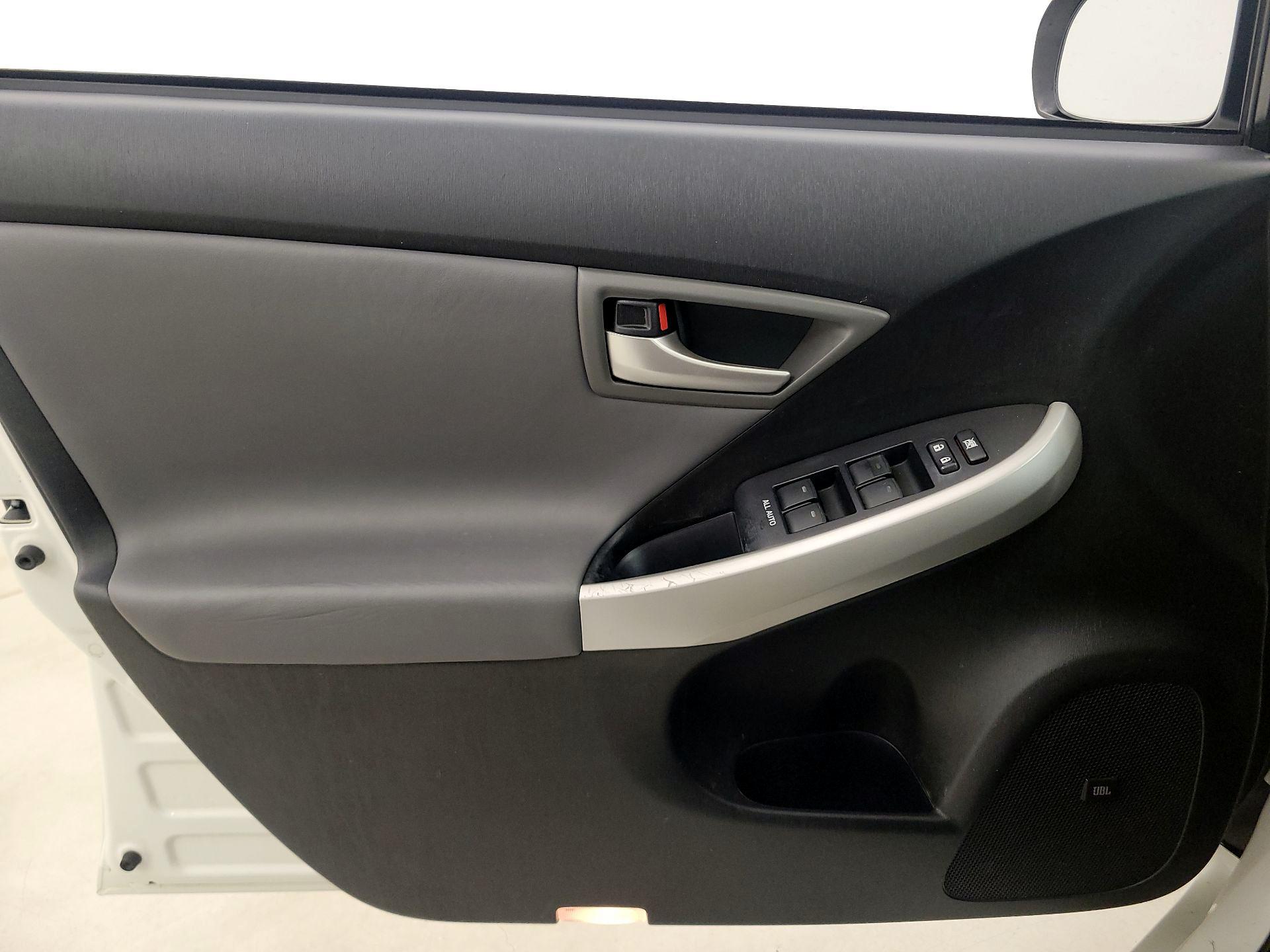 Thumbnail: 2014 Toyota Prius - 12