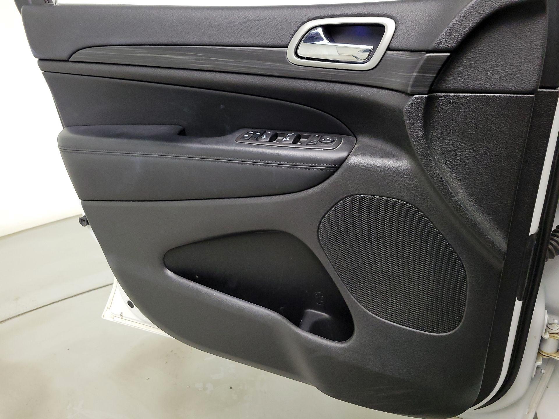 Thumbnail: 2022 Jeep Grand Cherokee - 12