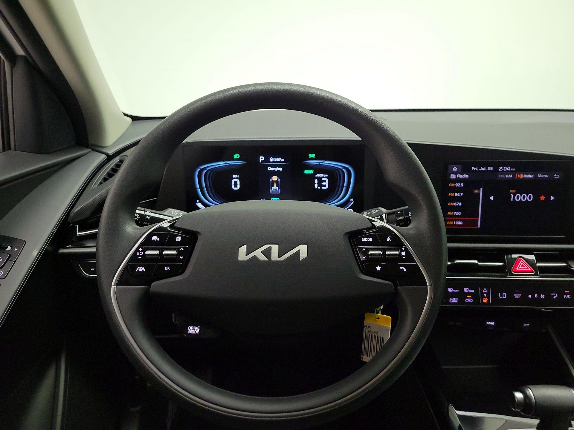 Thumbnail: 2024 Kia Niro - 10