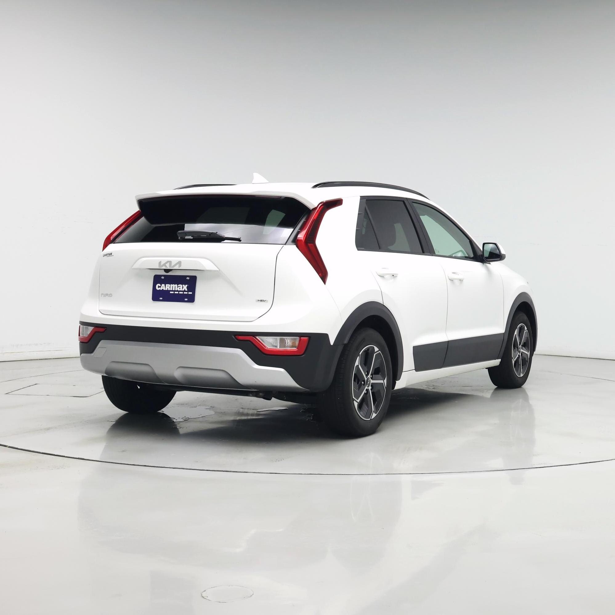 Thumbnail: 2024 Kia Niro - 8