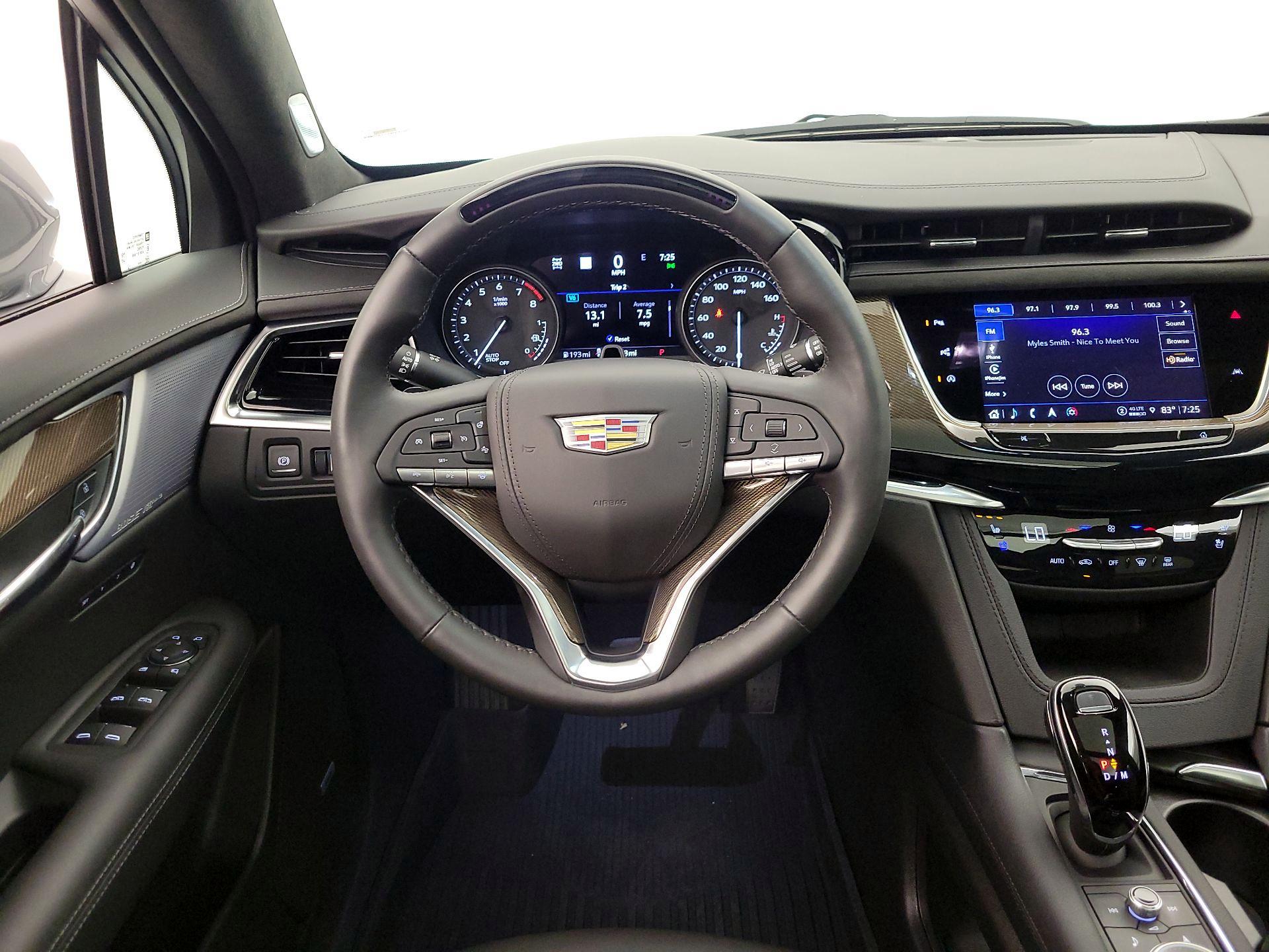 Thumbnail: 2025 Cadillac XT6 - 10