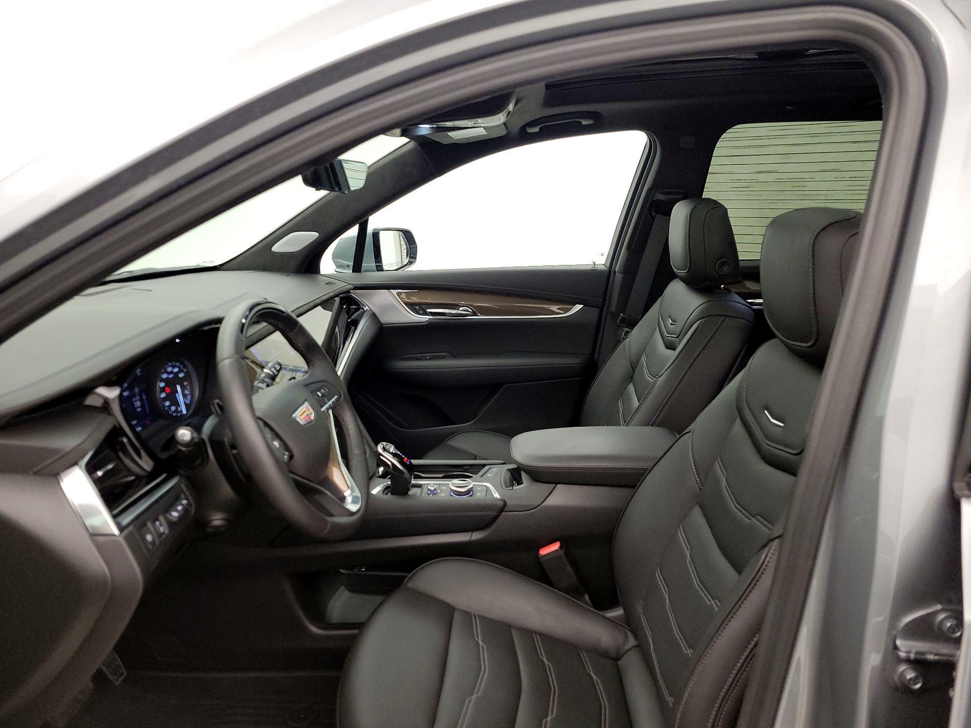 Thumbnail: 2025 Cadillac XT6 - 11