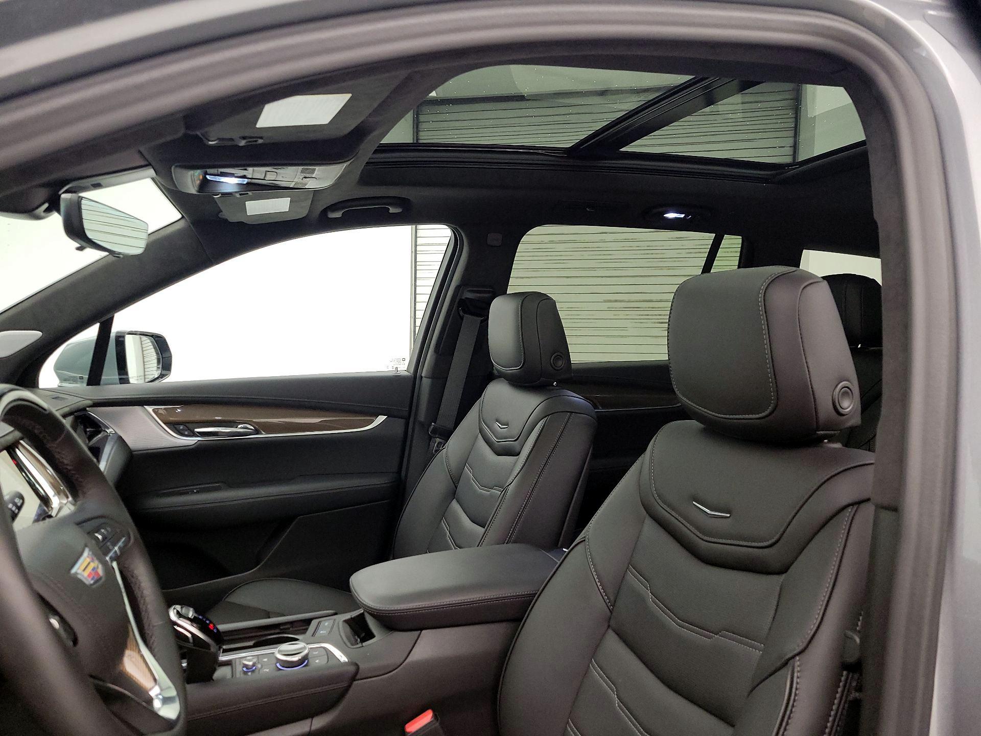 Thumbnail: 2025 Cadillac XT6 - 20