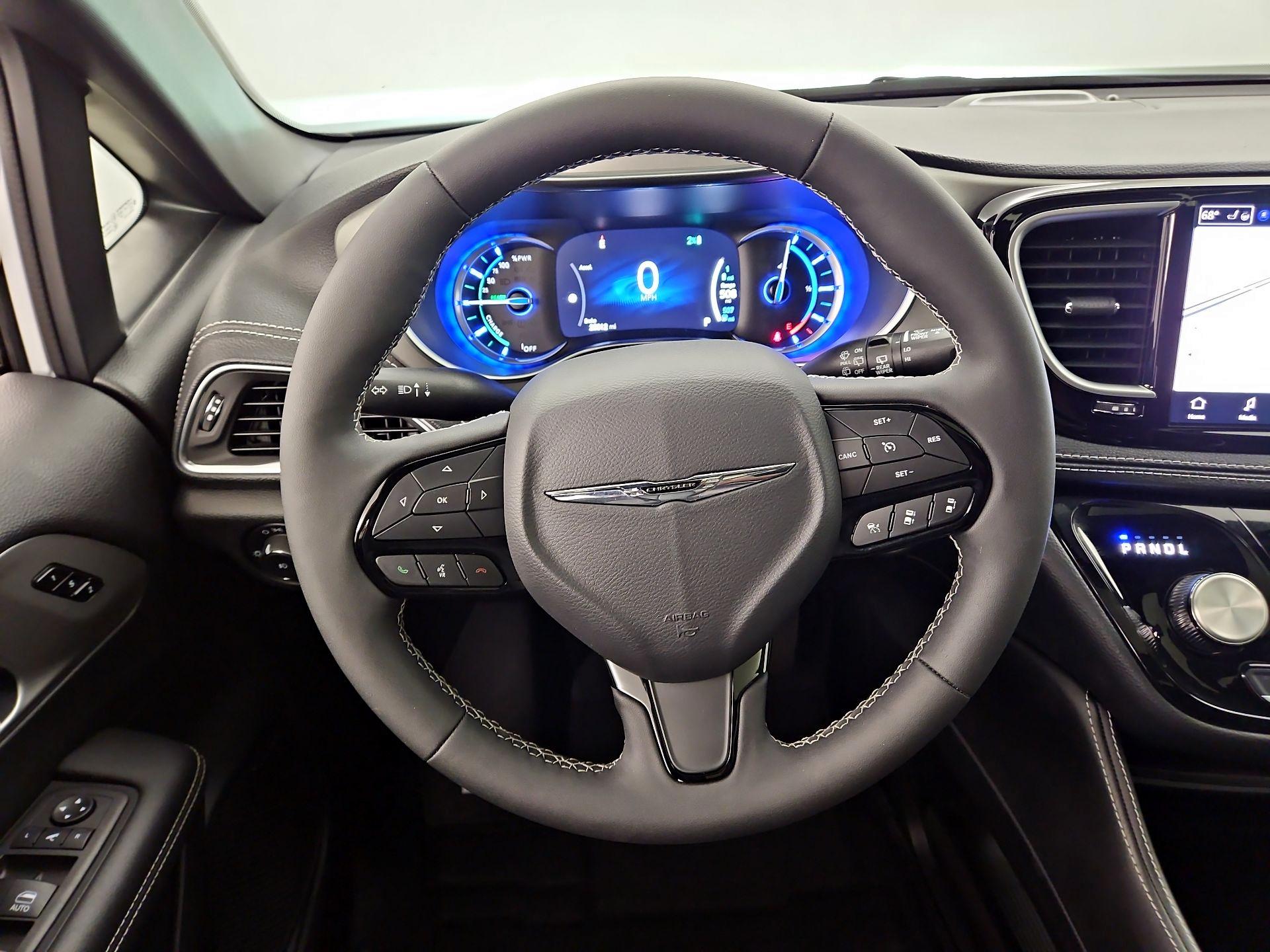 Thumbnail: 2024 Chrysler Pacifica - 10