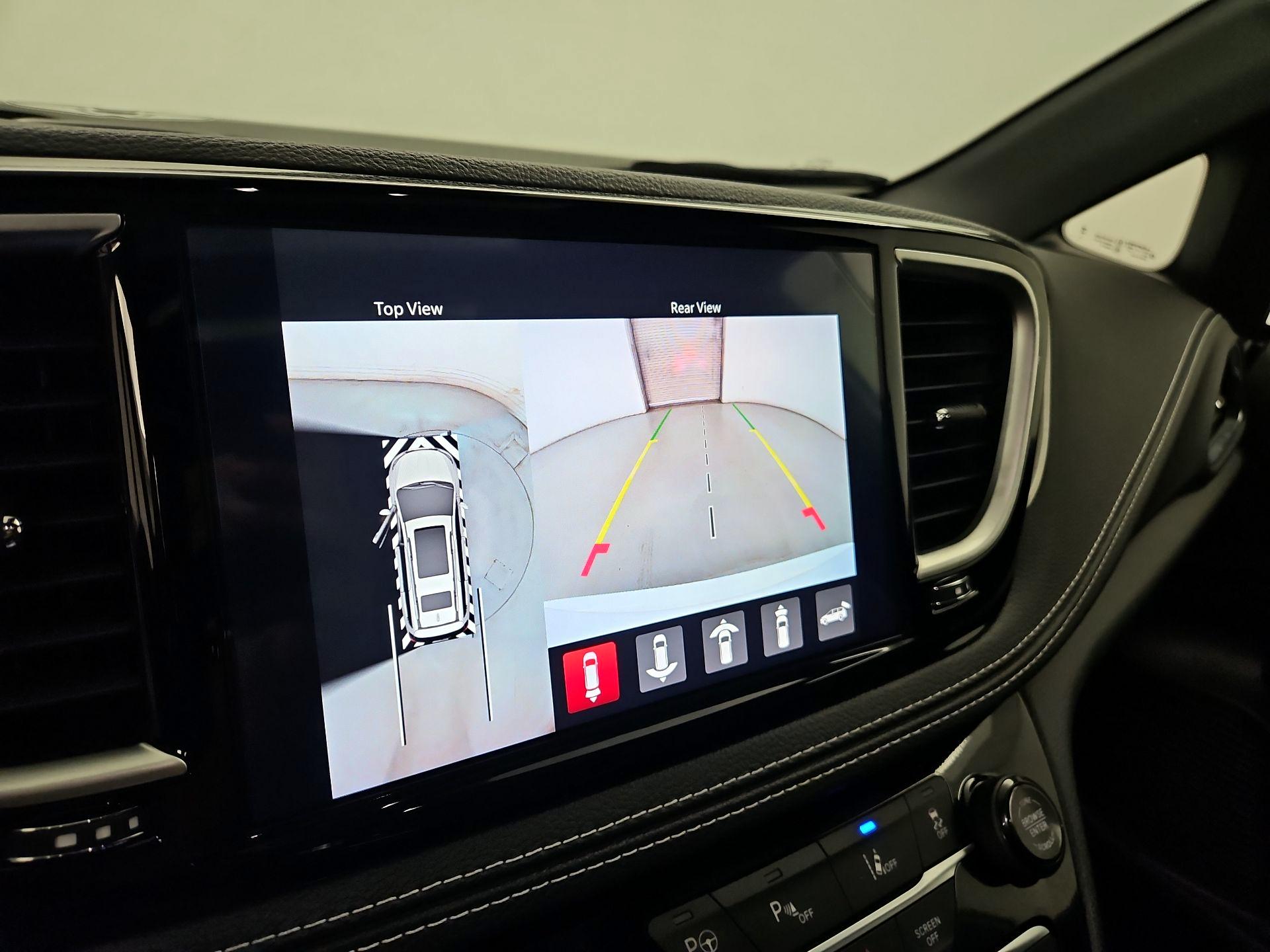 Thumbnail: 2024 Chrysler Pacifica - 15