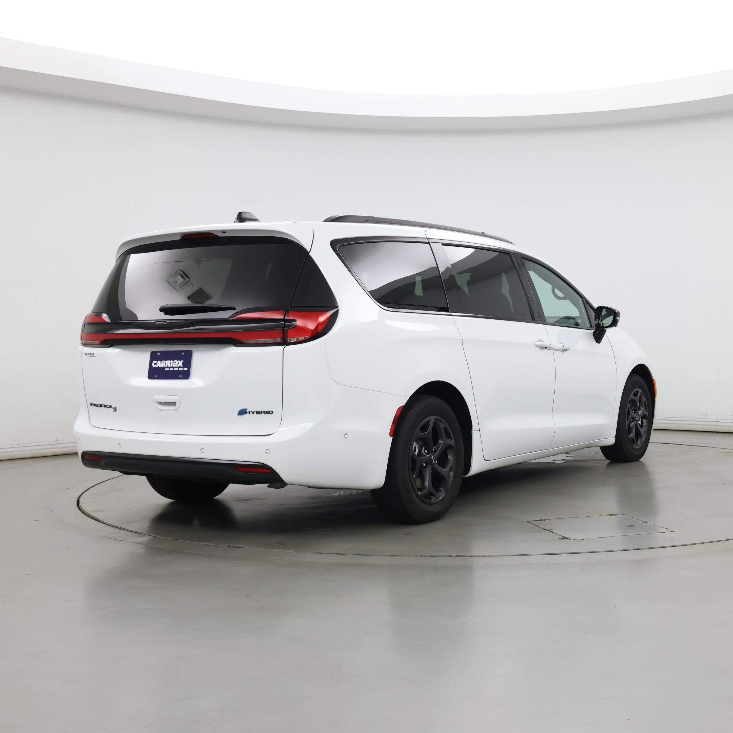 Thumbnail: 2024 Chrysler Pacifica - 8