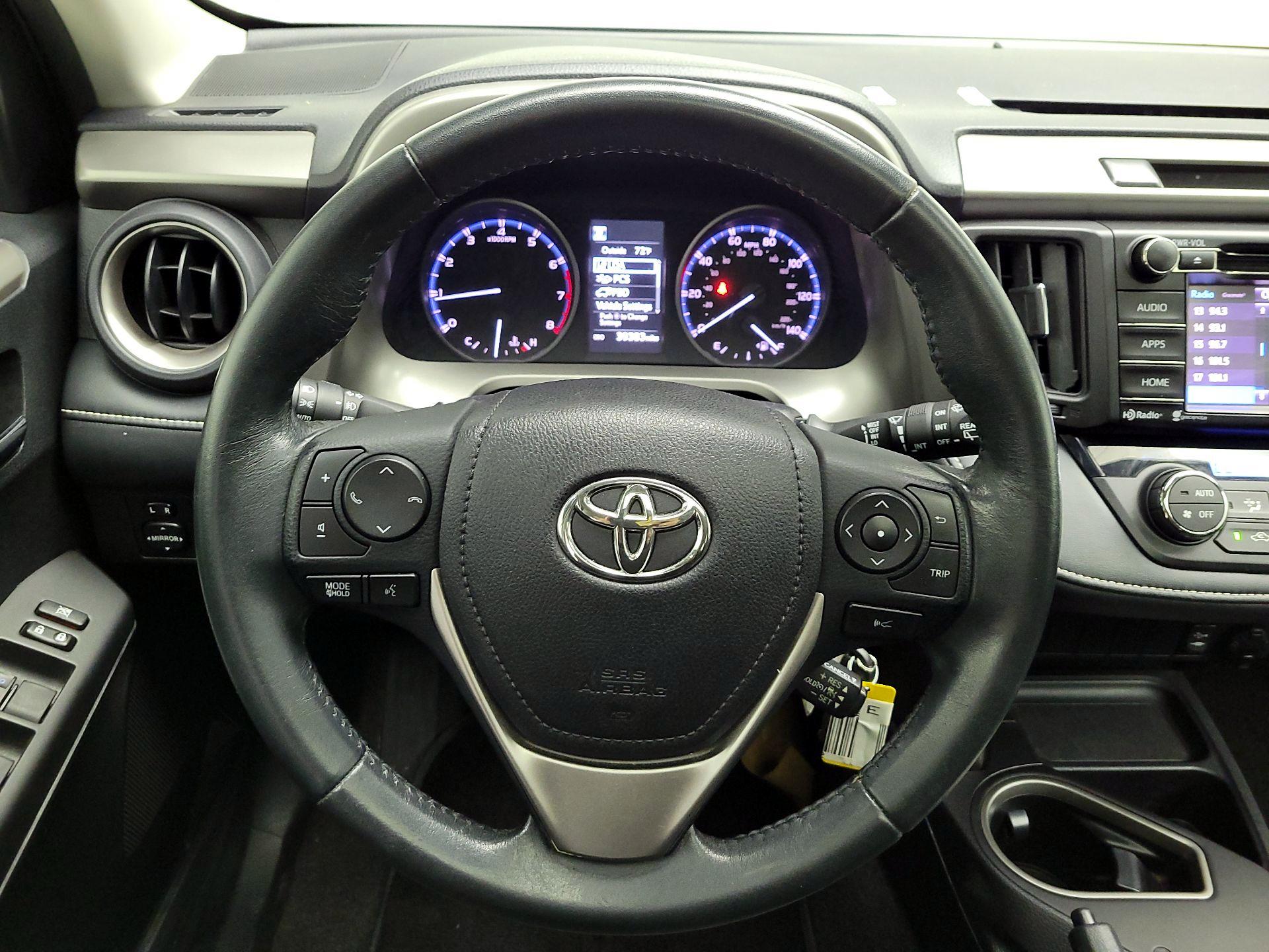 Thumbnail: 2017 Toyota RAV4 - 10