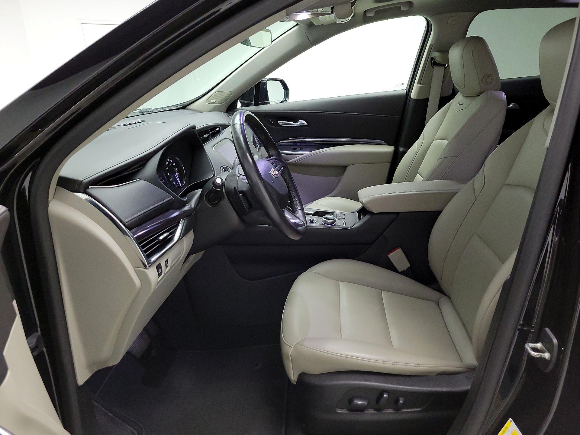 Thumbnail: 2019 Cadillac XT4 - 11