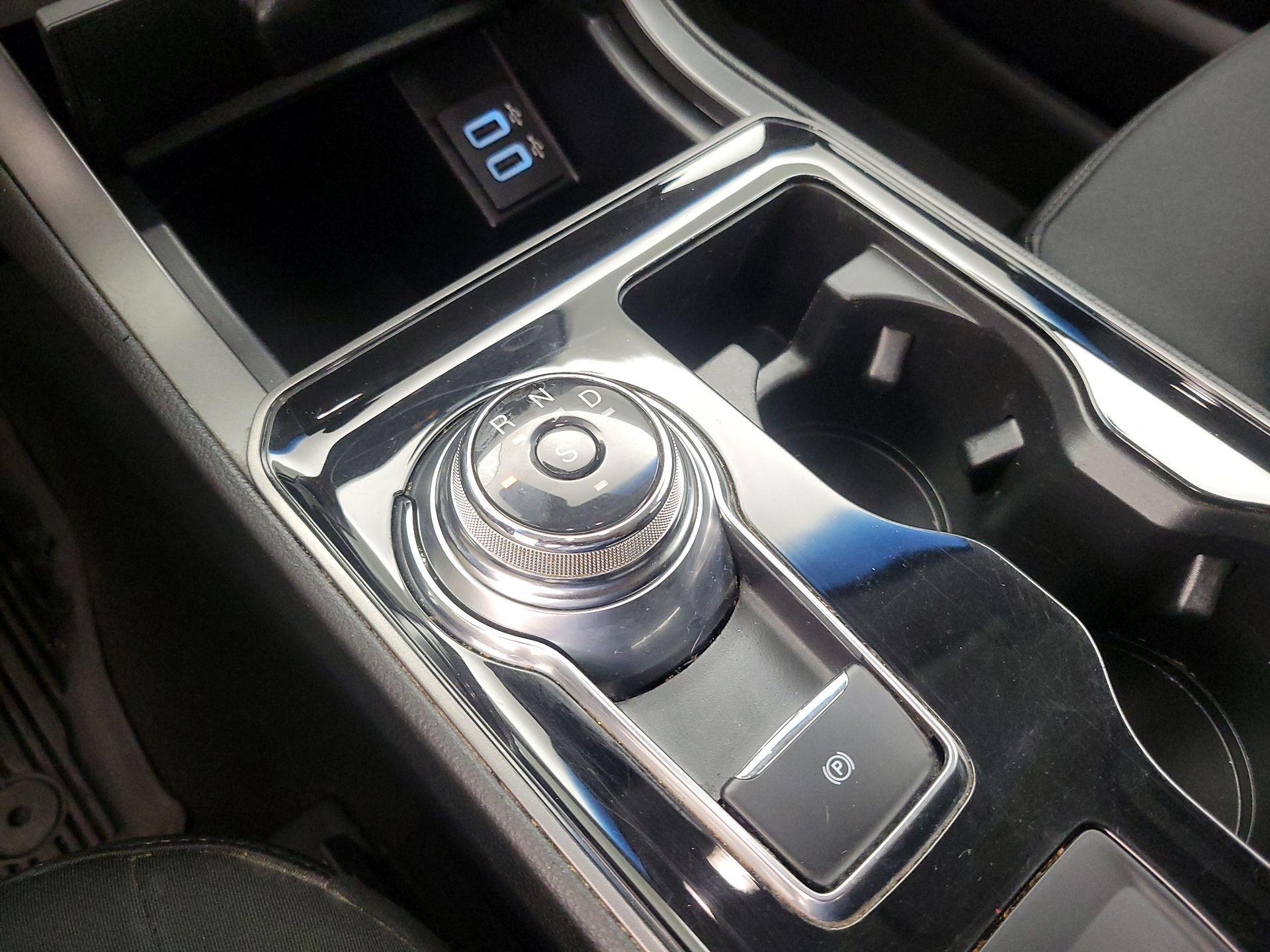 Thumbnail: 2020 Ford Edge - 15