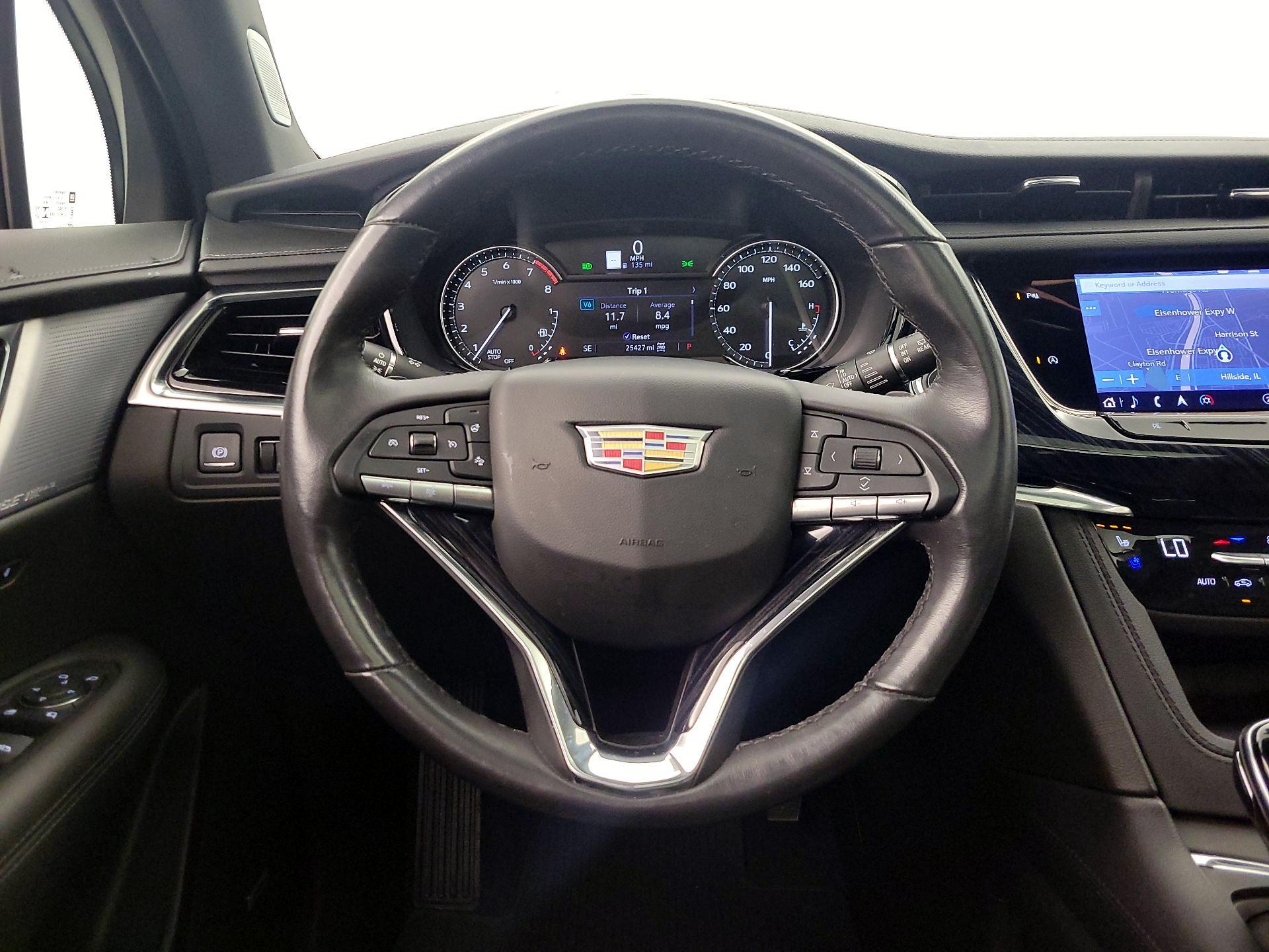 Thumbnail: 2023 Cadillac XT6 - 10