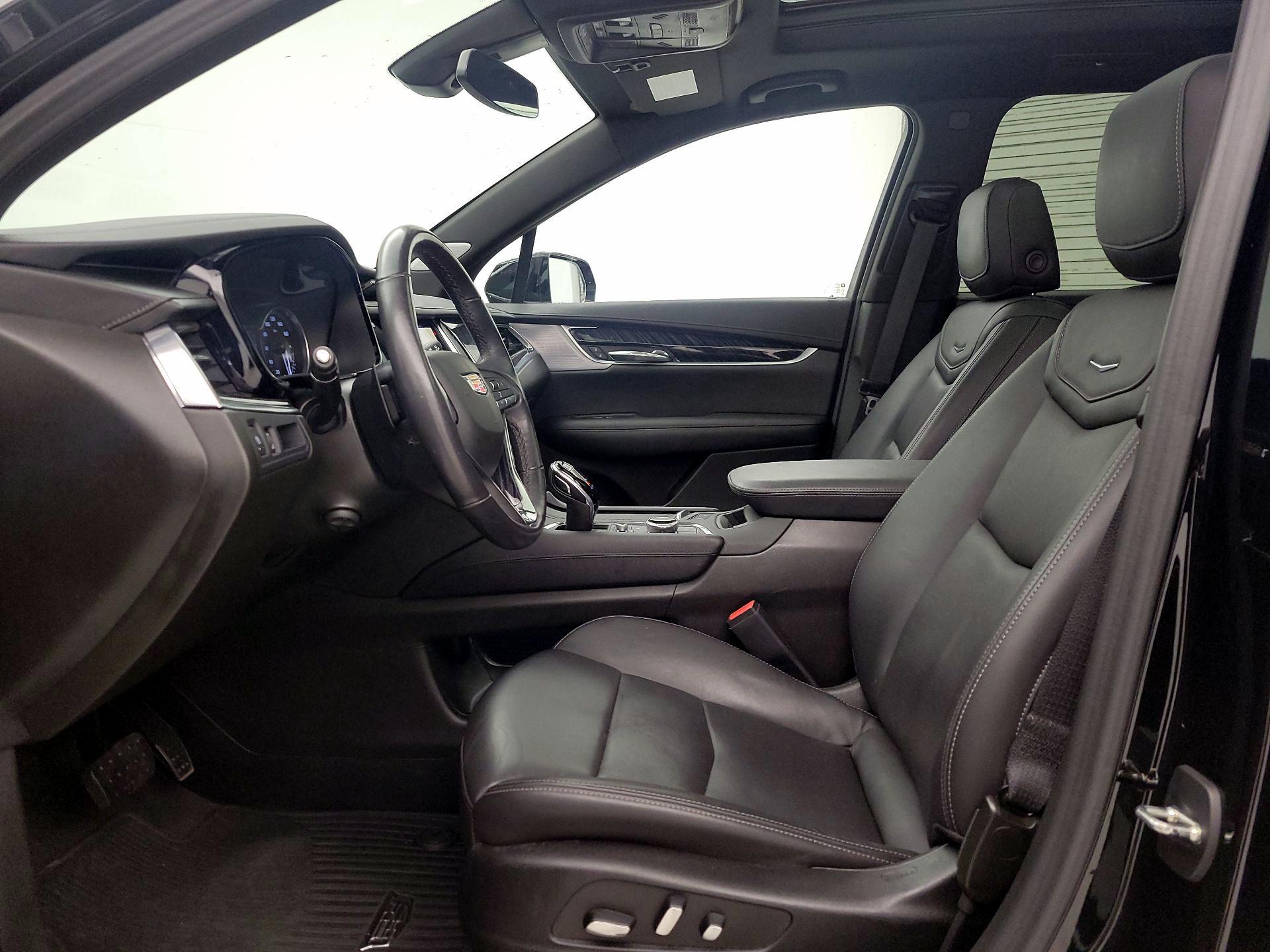 Thumbnail: 2023 Cadillac XT6 - 11
