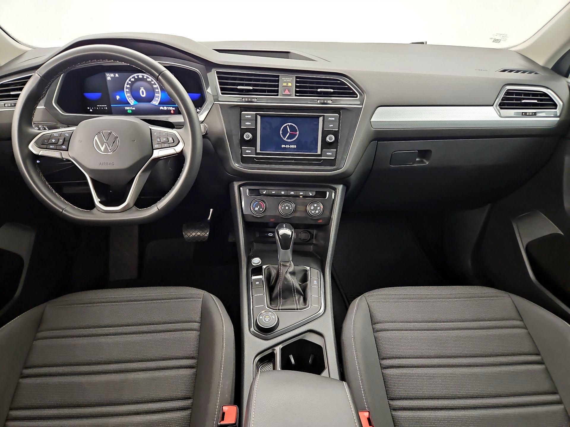 Thumbnail: 2022 Volkswagen Tiguan - 9