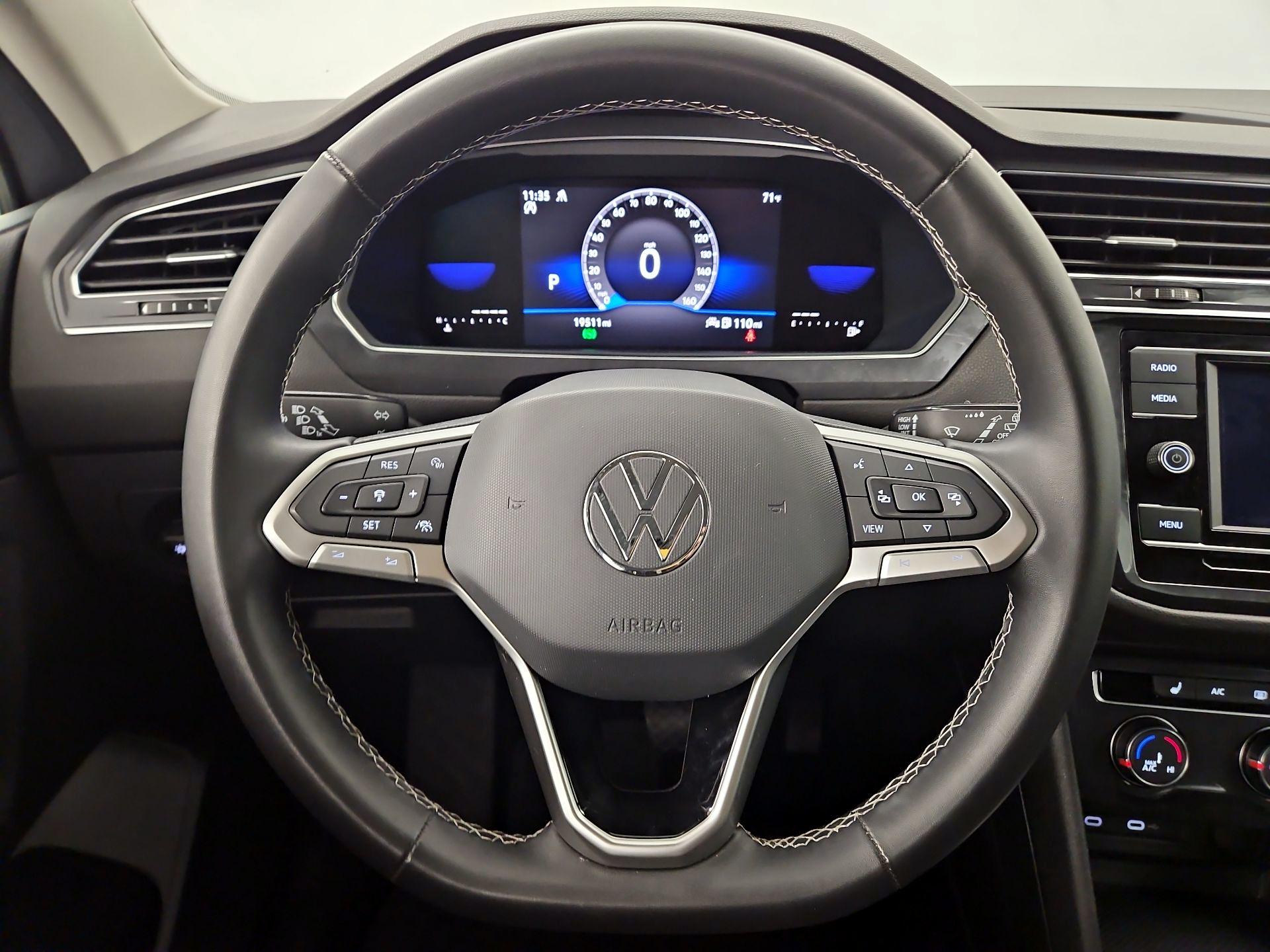 Thumbnail: 2022 Volkswagen Tiguan - 10