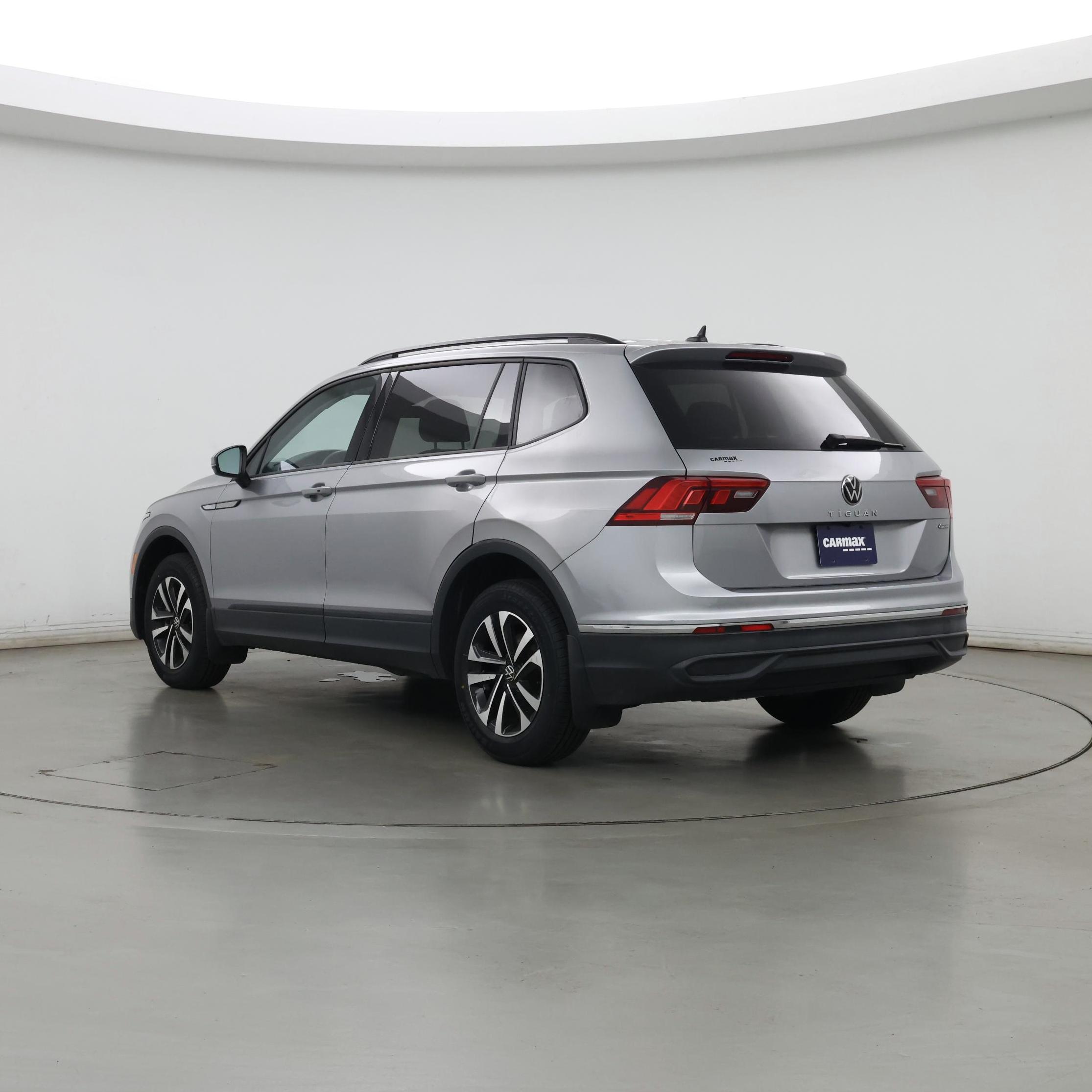 Thumbnail: 2022 Volkswagen Tiguan - 2