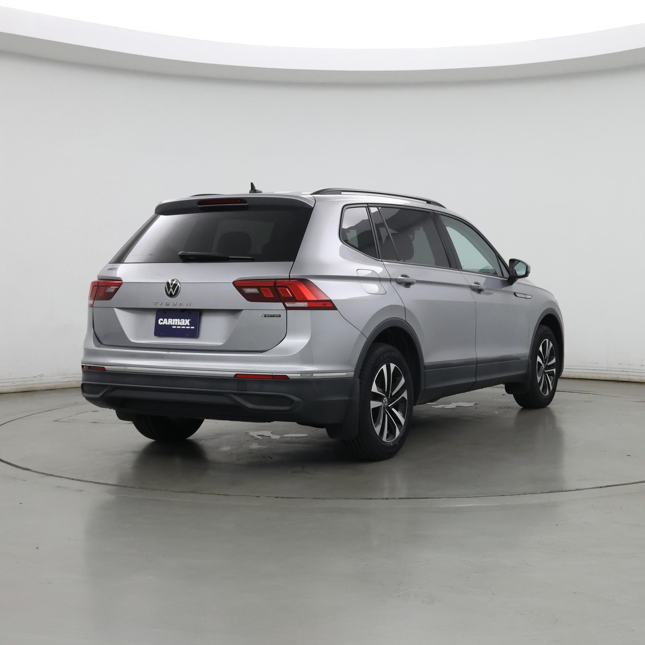 Thumbnail: 2022 Volkswagen Tiguan - 8