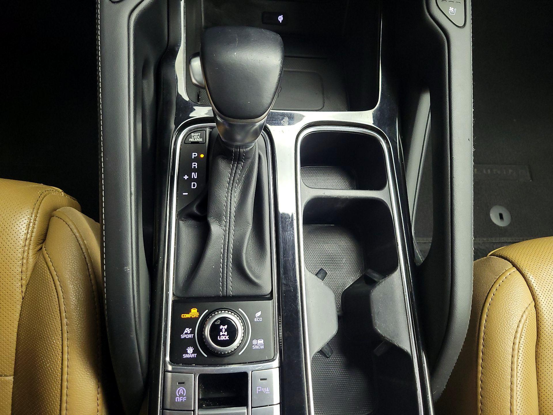 Thumbnail: 2020 Kia Telluride - 17
