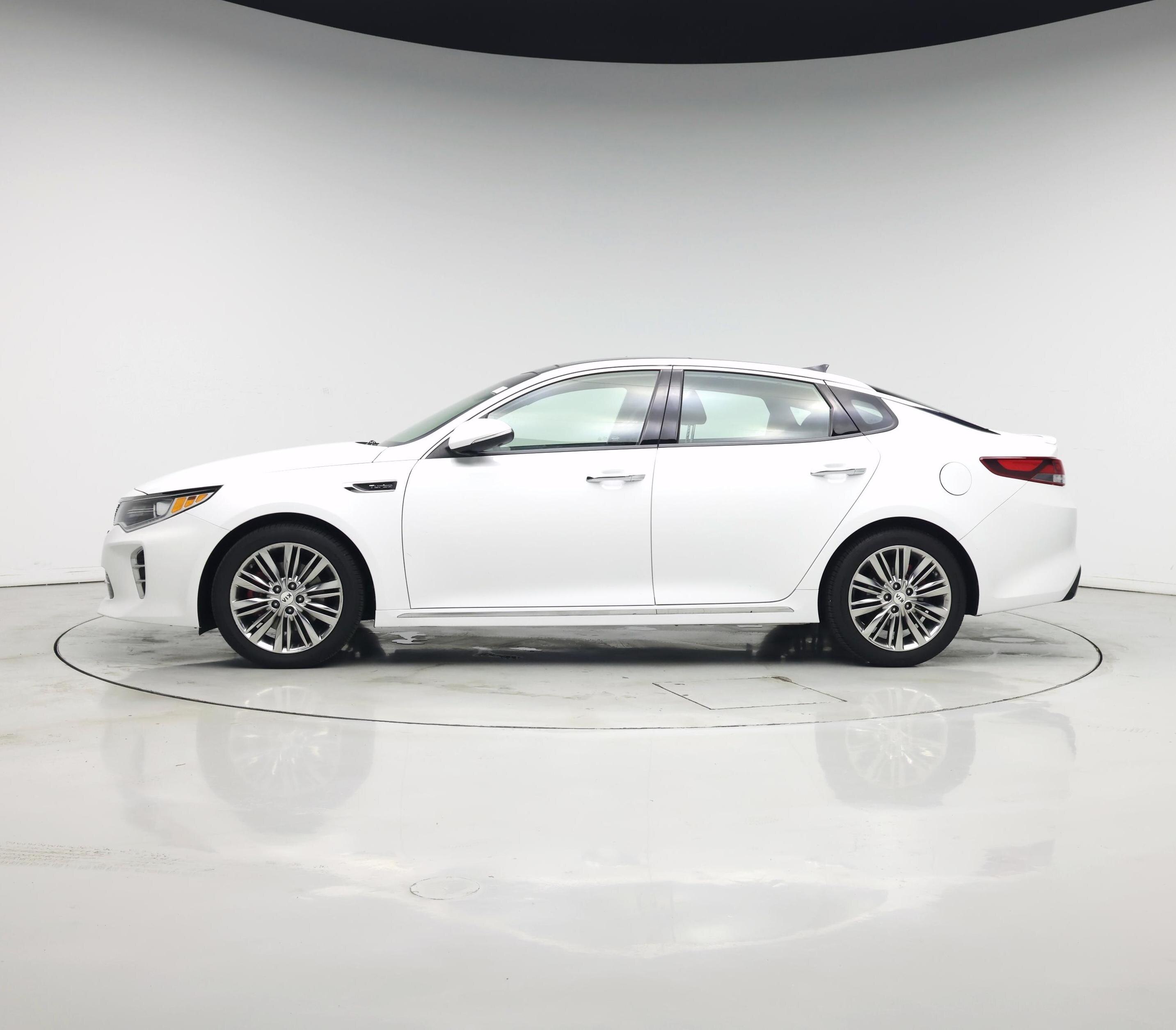 Thumbnail: 2016 Kia Optima - 3