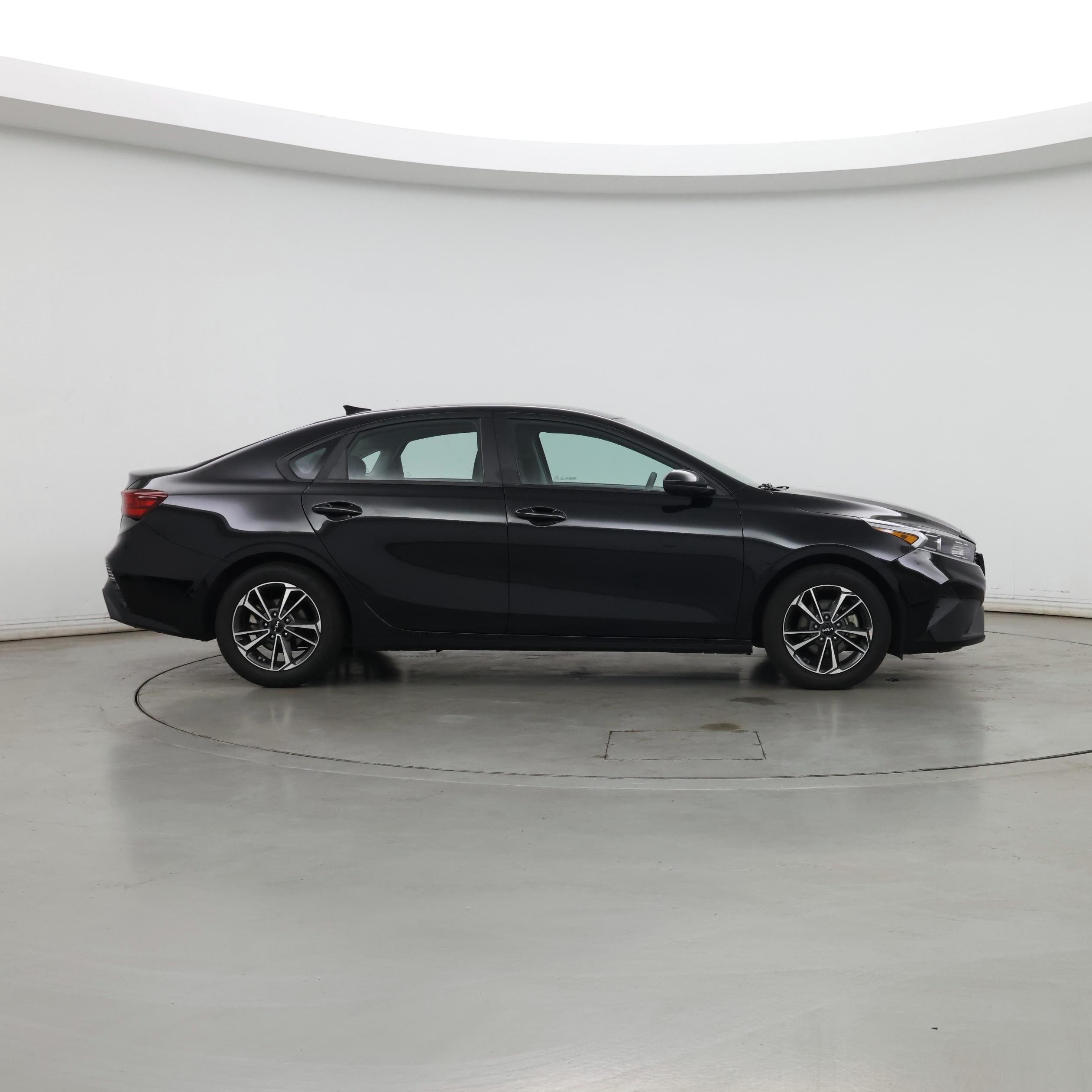 Thumbnail: 2023 Kia Forte - 7