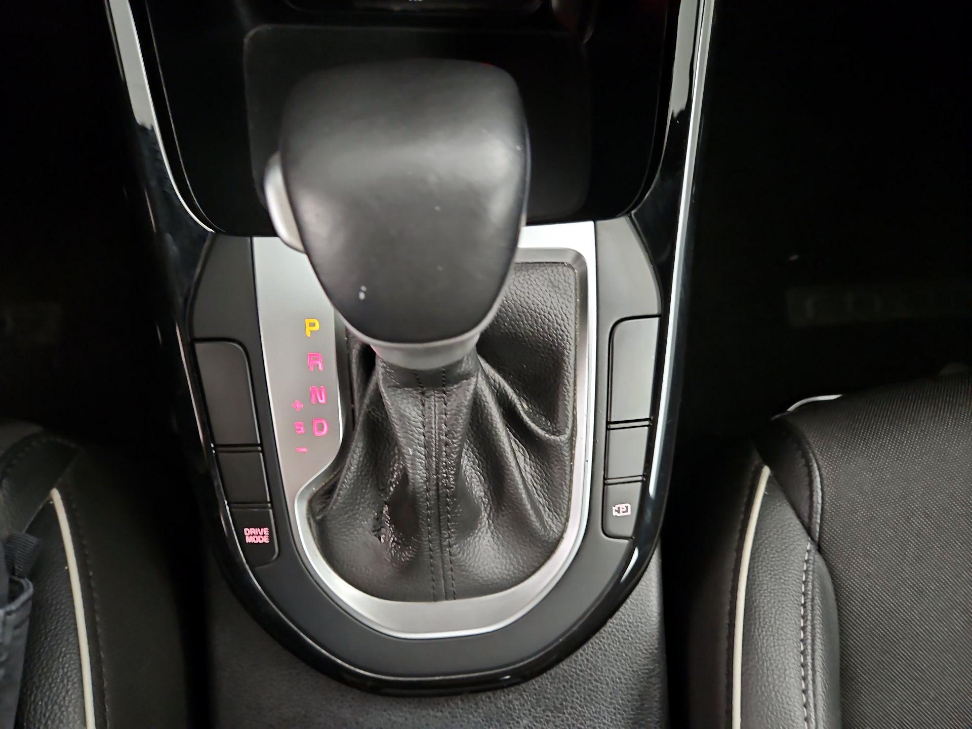 Thumbnail: 2022 Kia Forte - 18