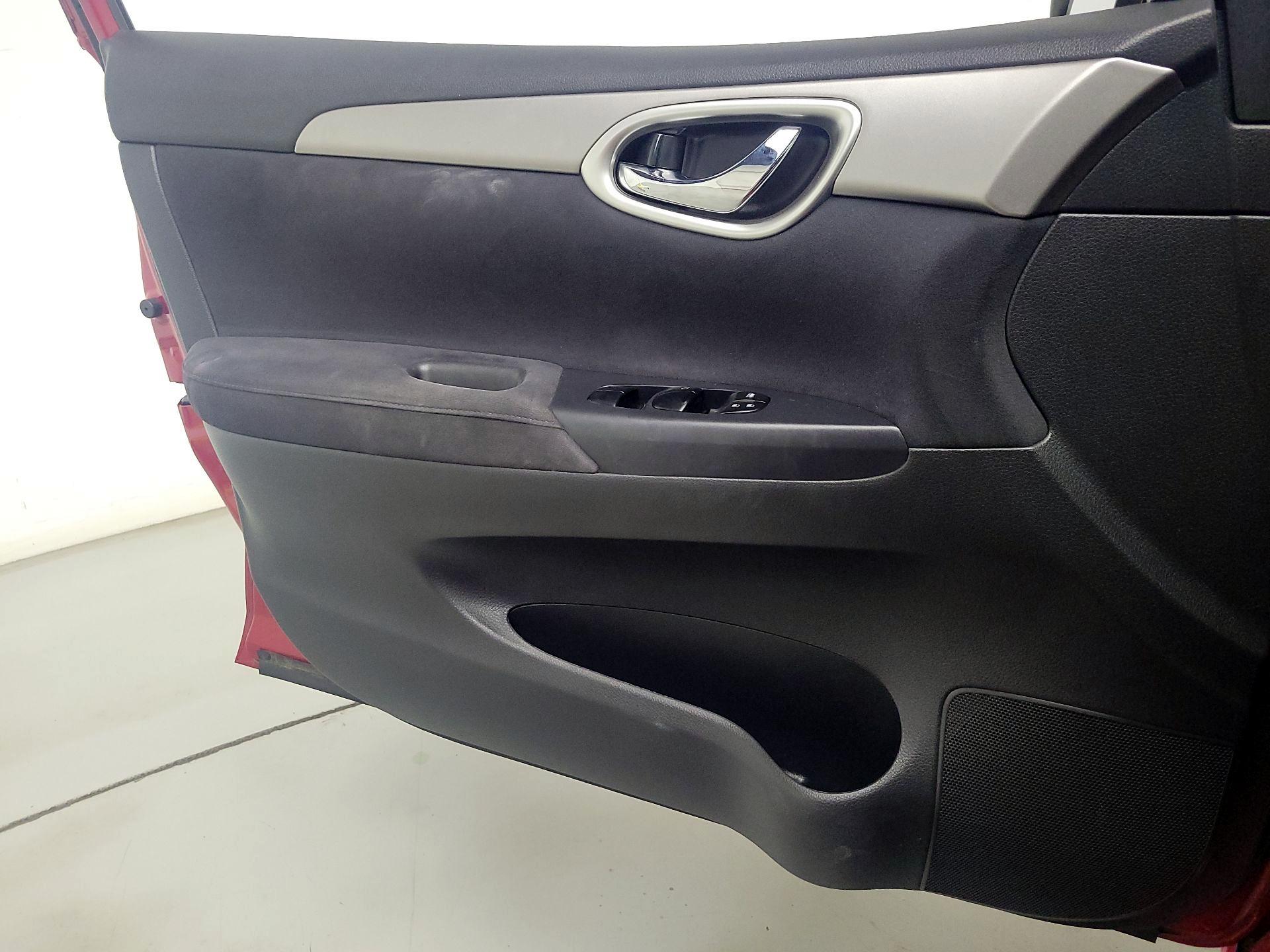 Thumbnail: 2013 Nissan Sentra - 12