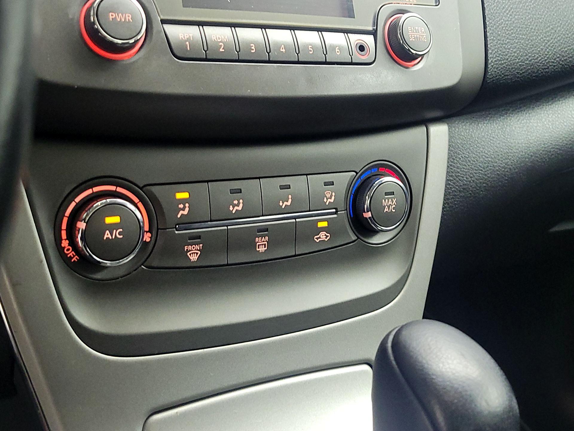Thumbnail: 2013 Nissan Sentra - 15