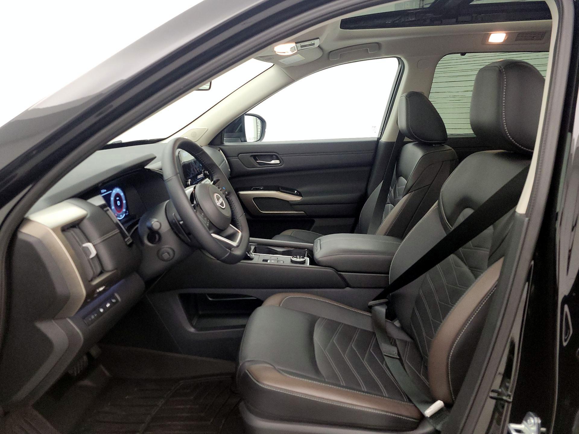Thumbnail: 2024 Nissan Pathfinder - 11