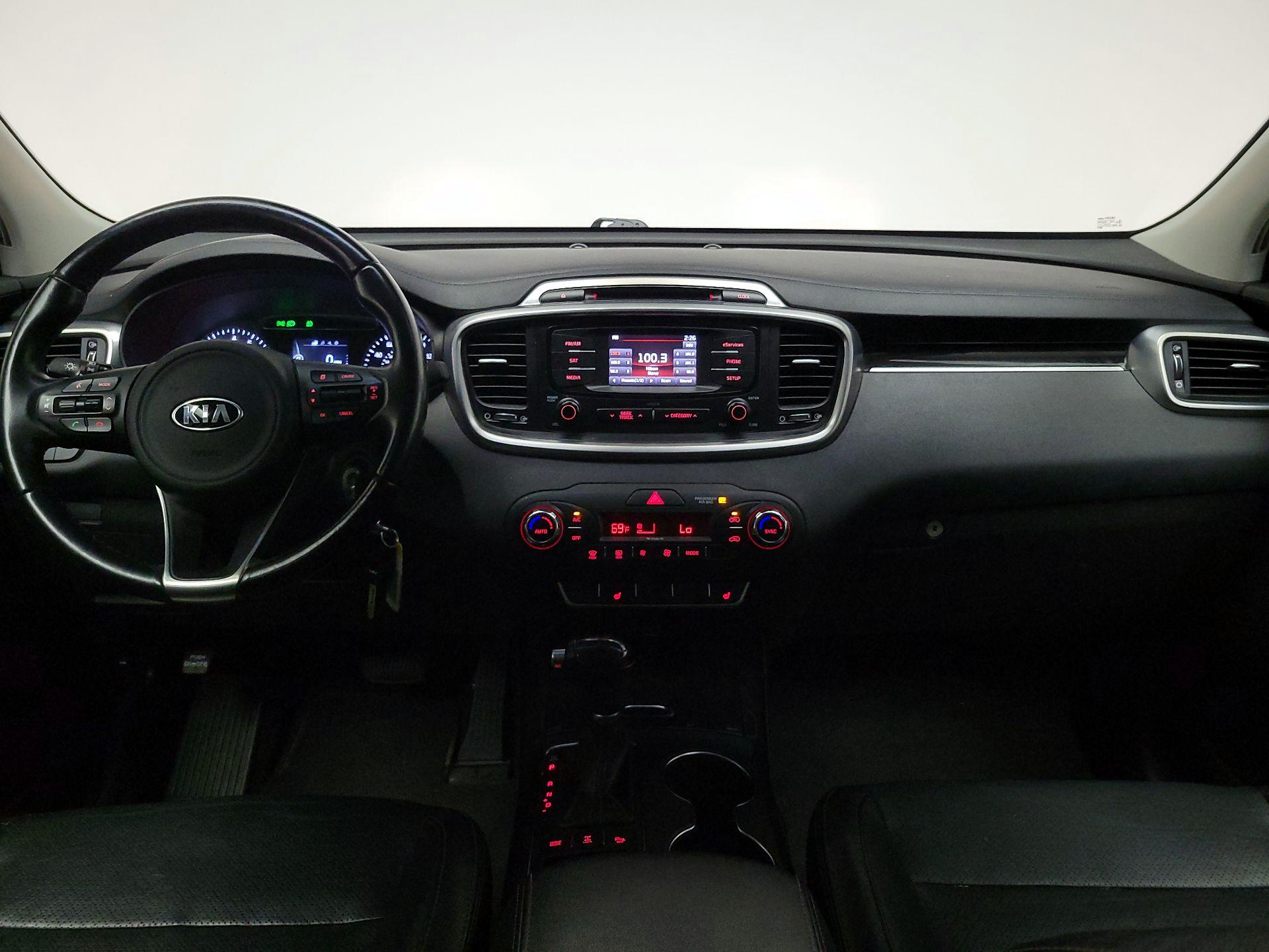 Thumbnail: 2016 Kia Sorento - 9