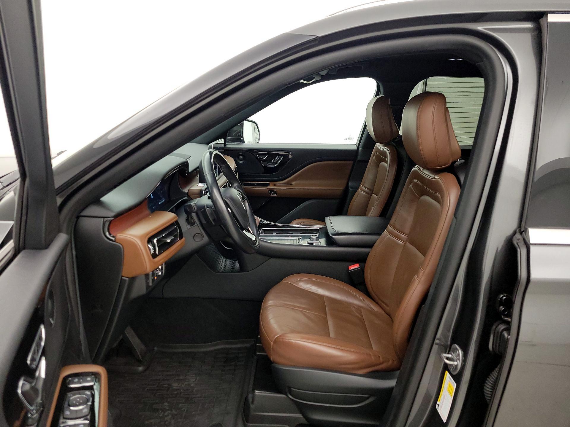 Thumbnail: 2020 Lincoln Aviator - 11