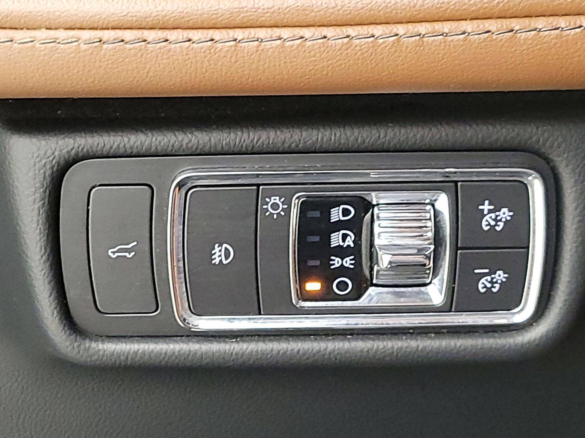 Thumbnail: 2020 Lincoln Aviator - 13