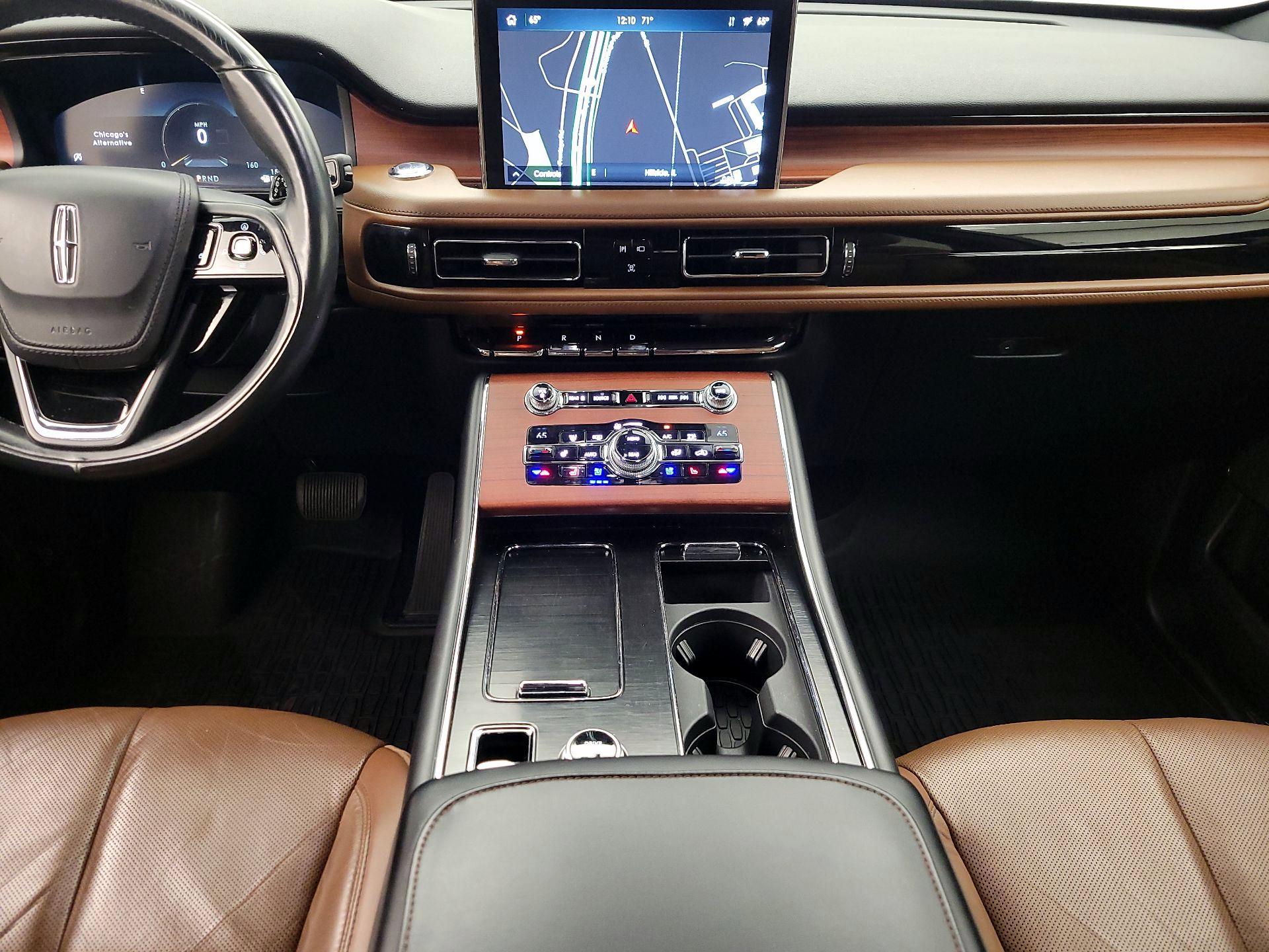 Thumbnail: 2020 Lincoln Aviator - 18