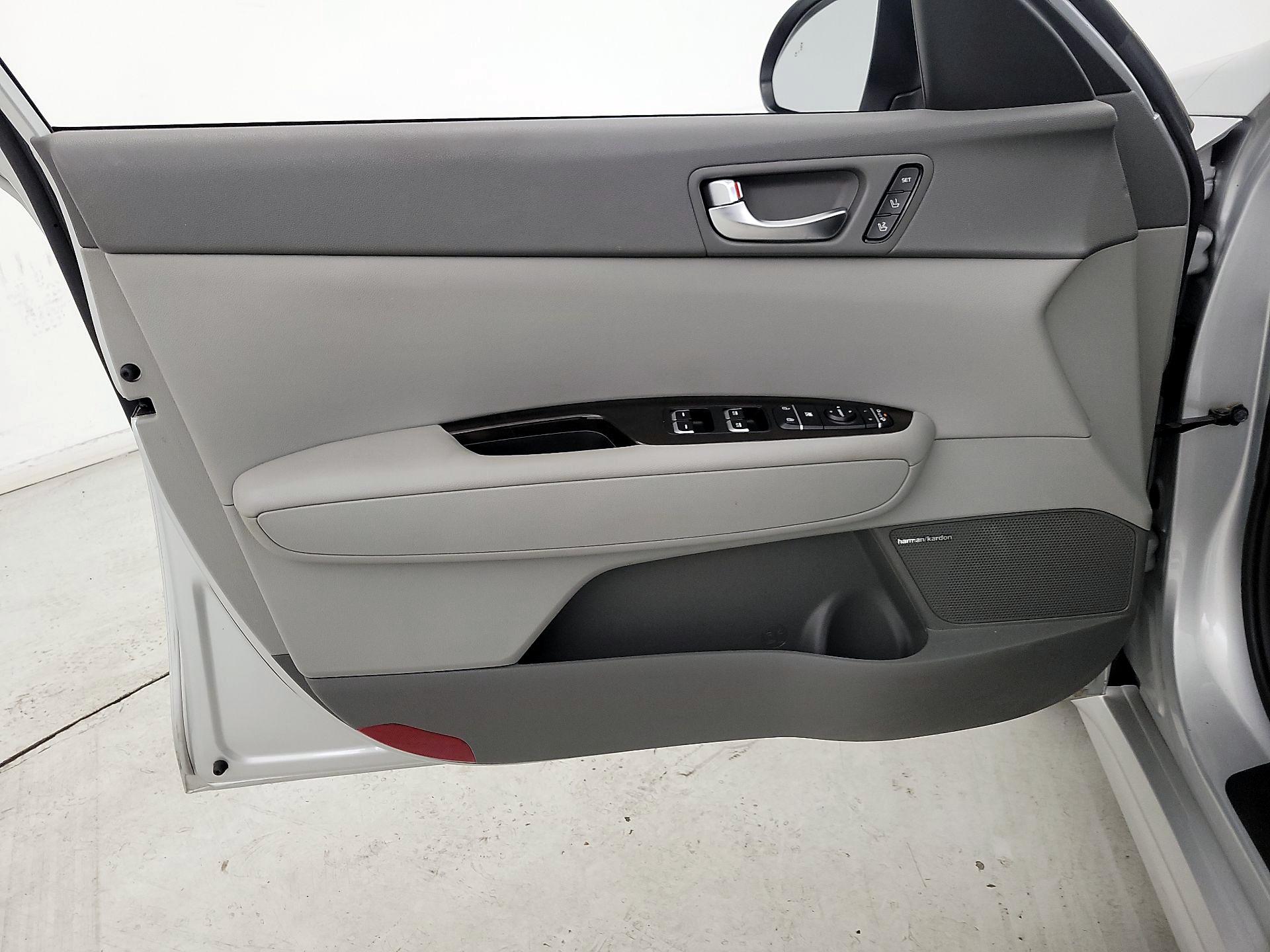 Thumbnail: 2016 Kia Optima - 12