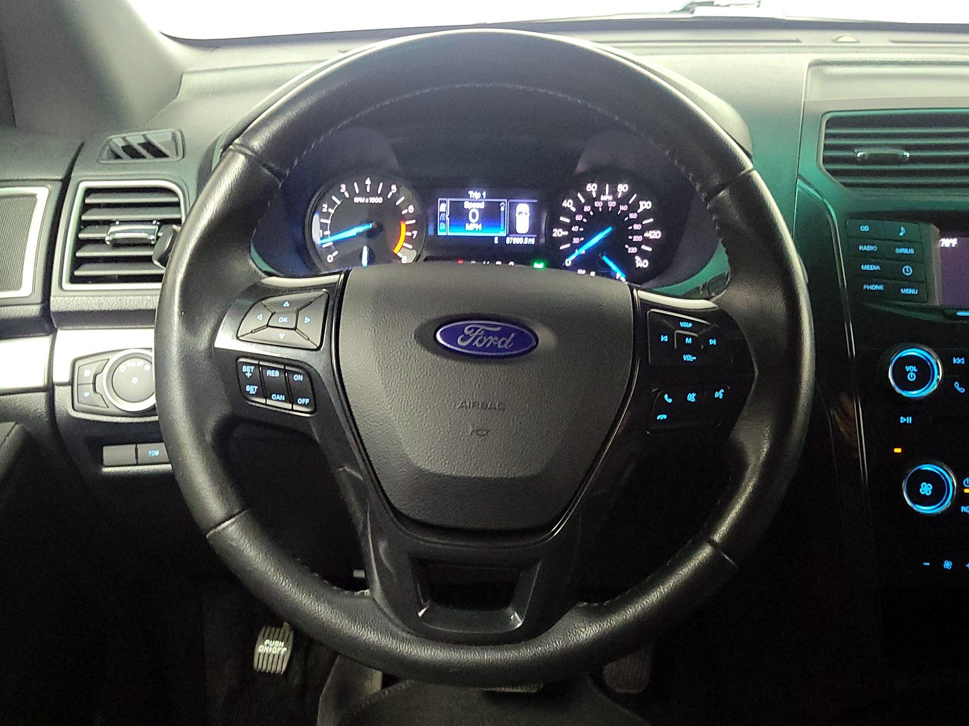 Thumbnail: 2016 Ford Explorer - 10