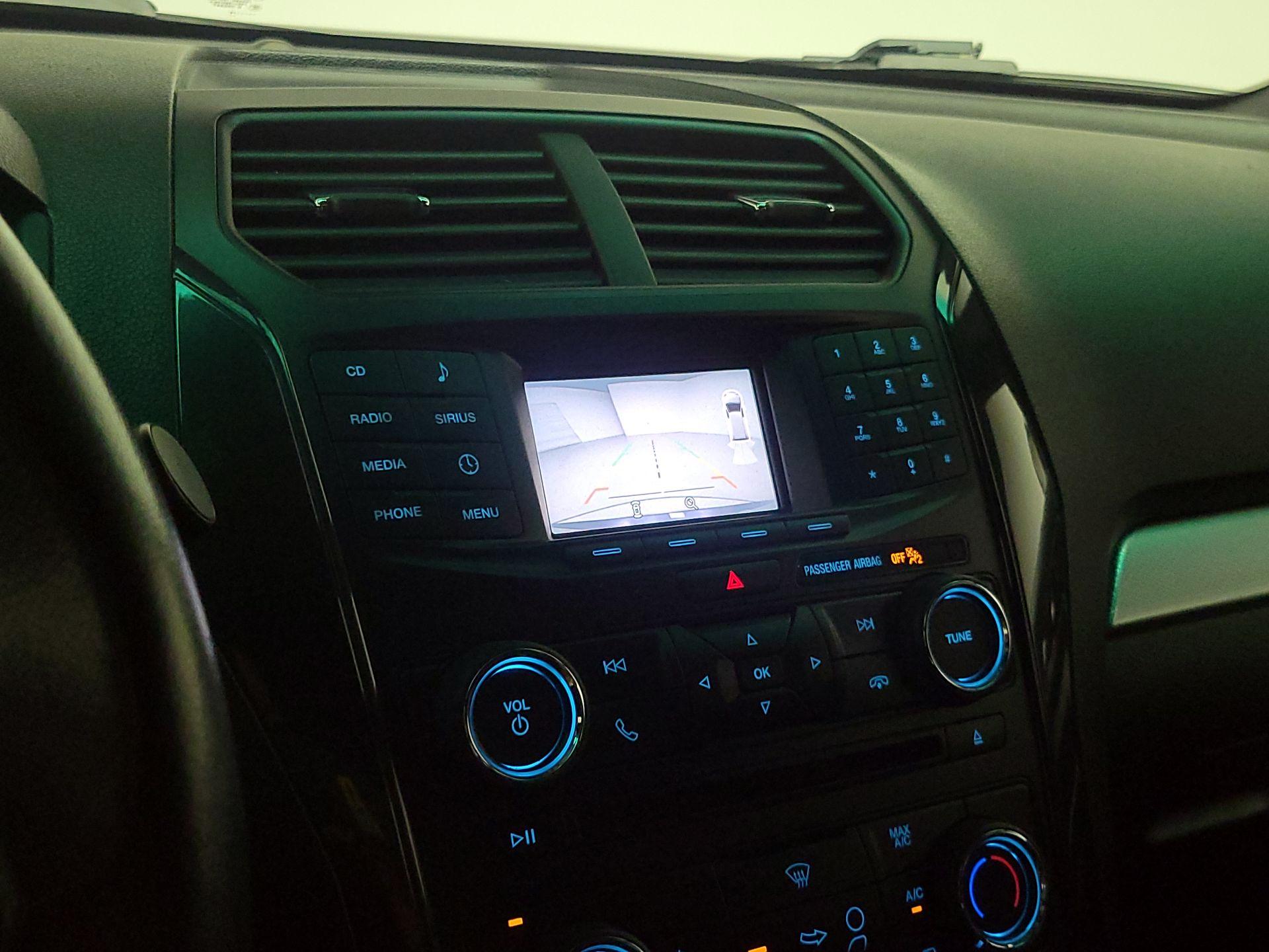 Thumbnail: 2016 Ford Explorer - 14