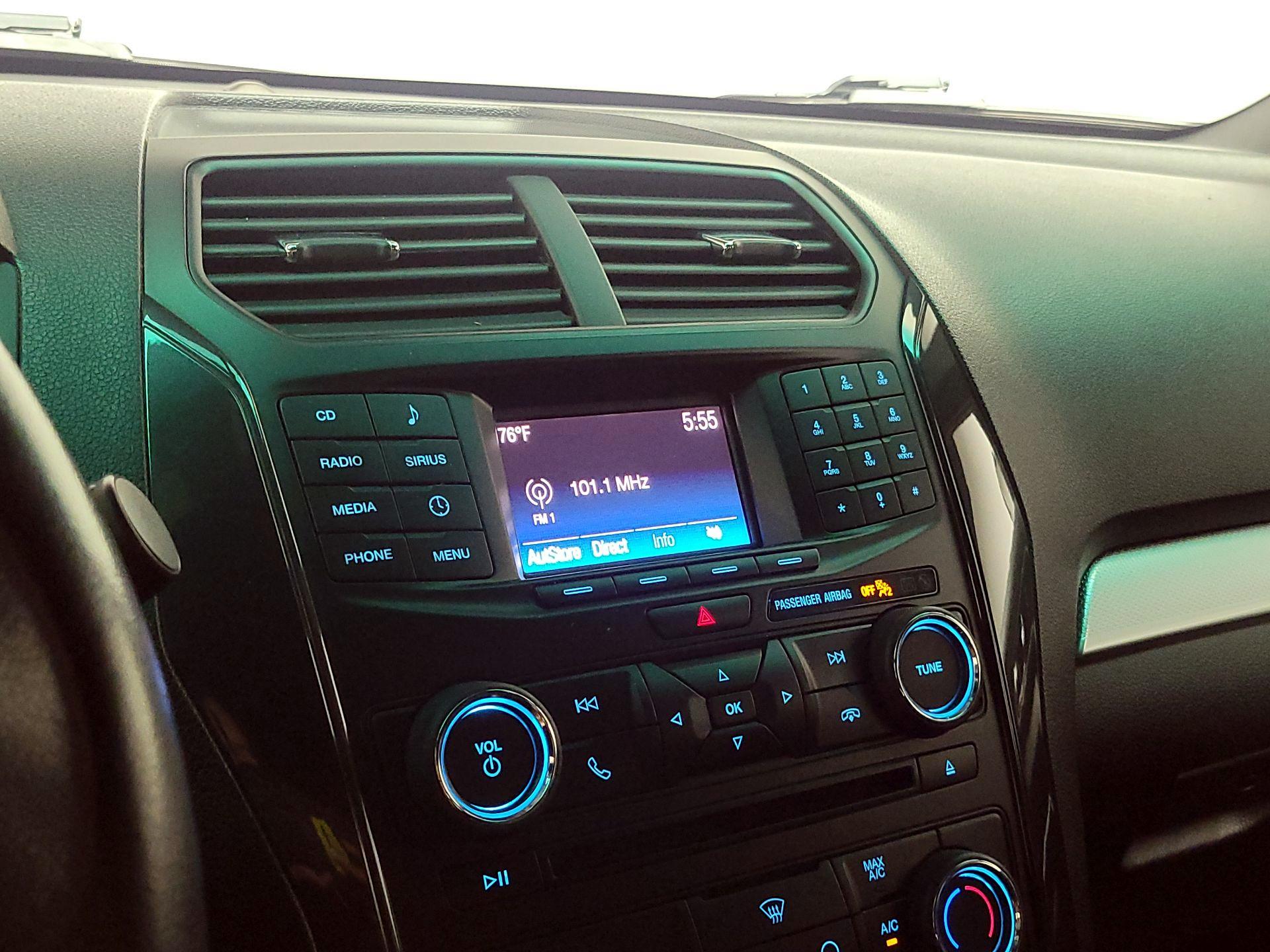 Thumbnail: 2016 Ford Explorer - 15