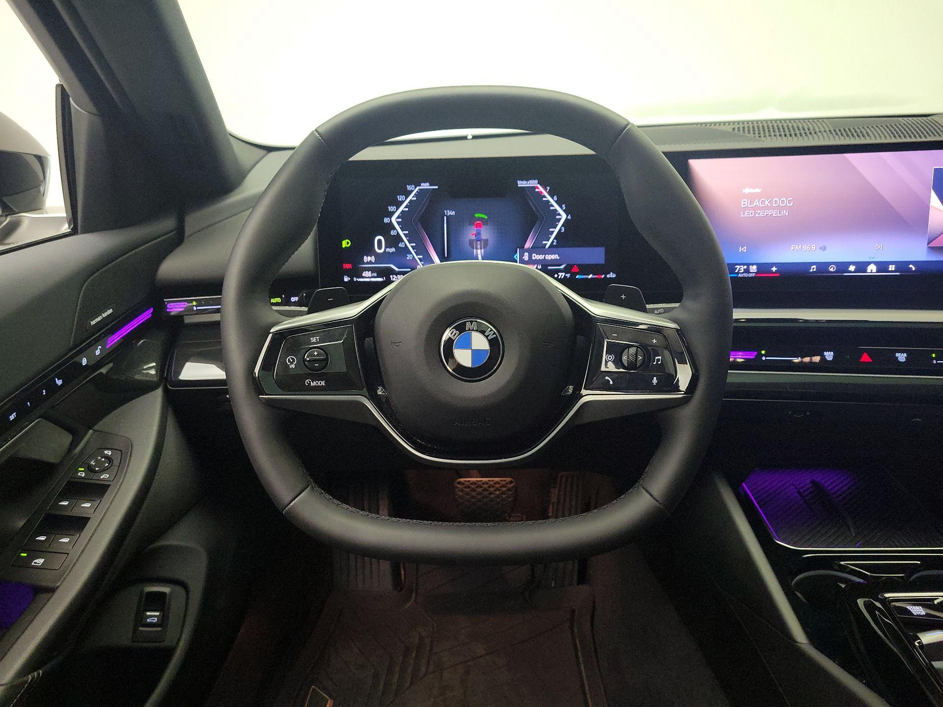 Thumbnail: 2024 BMW 5 Series - 10