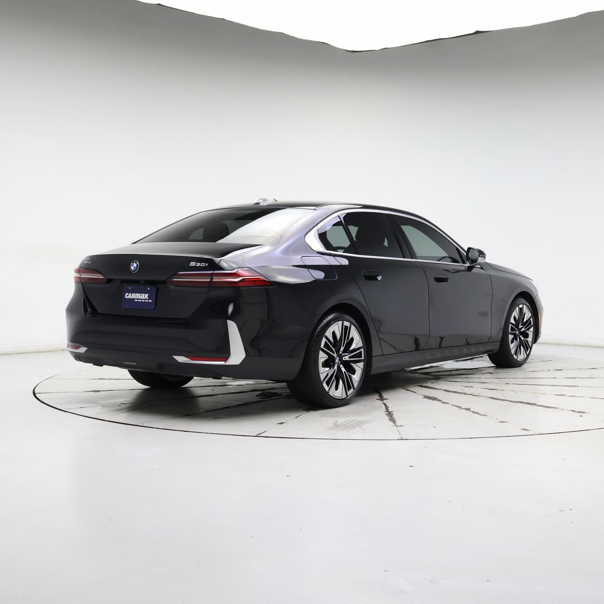 Thumbnail: 2024 BMW 5 Series - 8