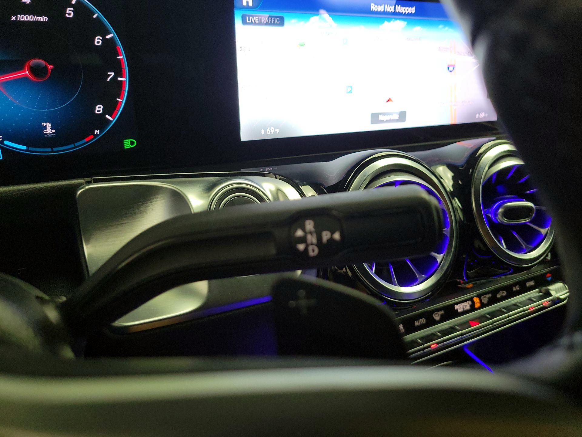 Thumbnail: 2021 Mercedes-Benz GLB - 18