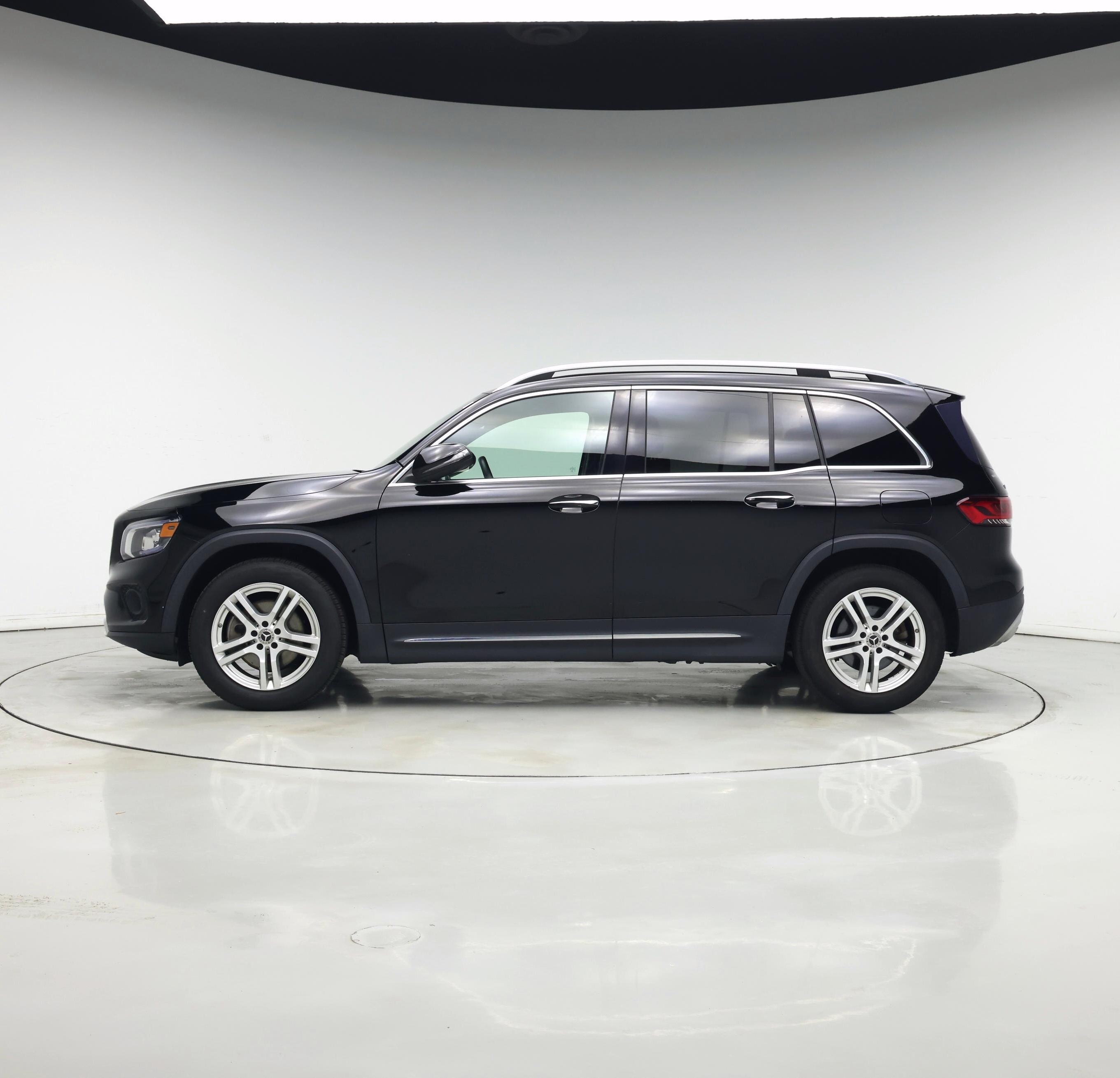 Thumbnail: 2021 Mercedes-Benz GLB - 3