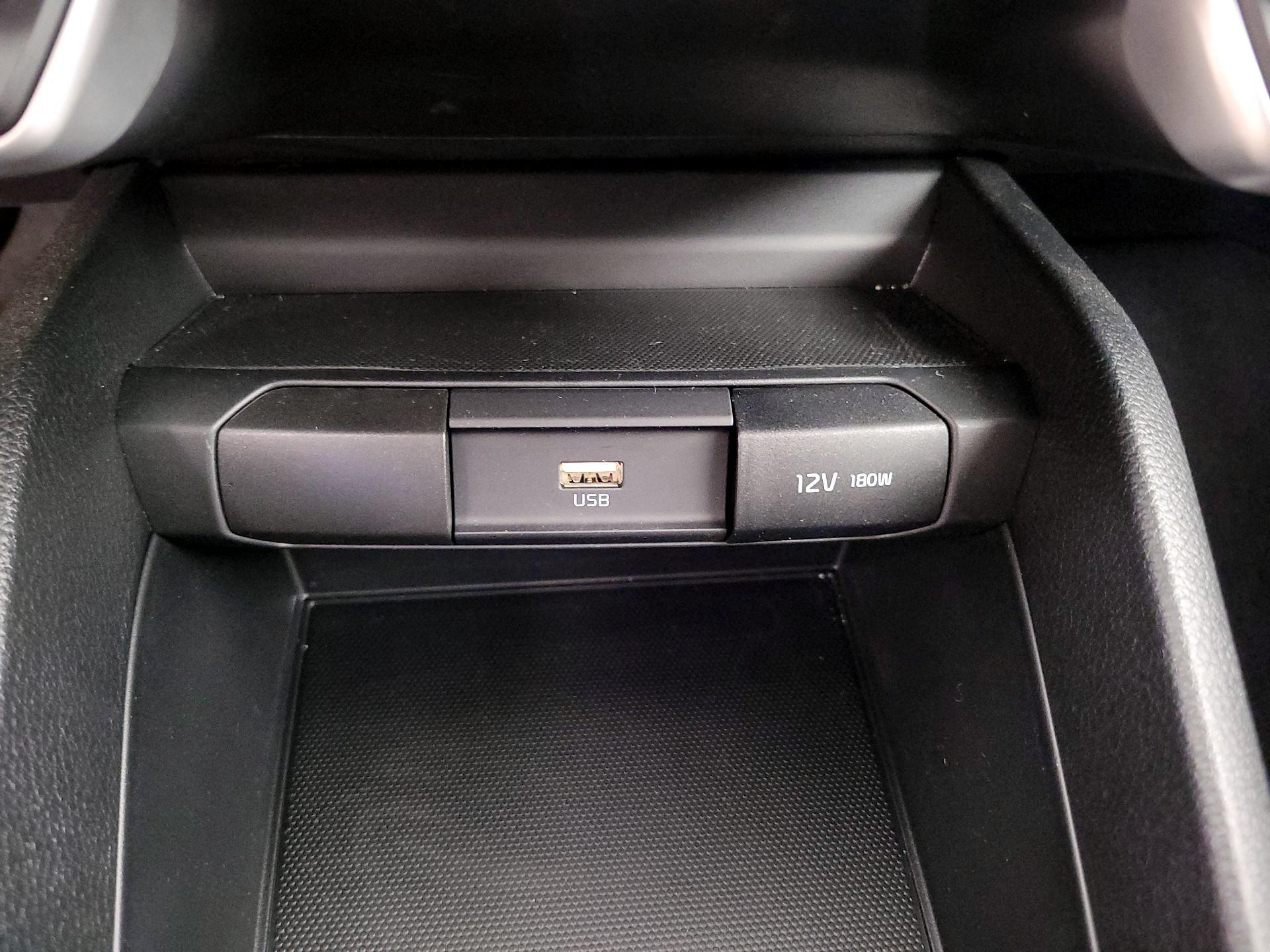 Thumbnail: 2023 Kia Rio - 18