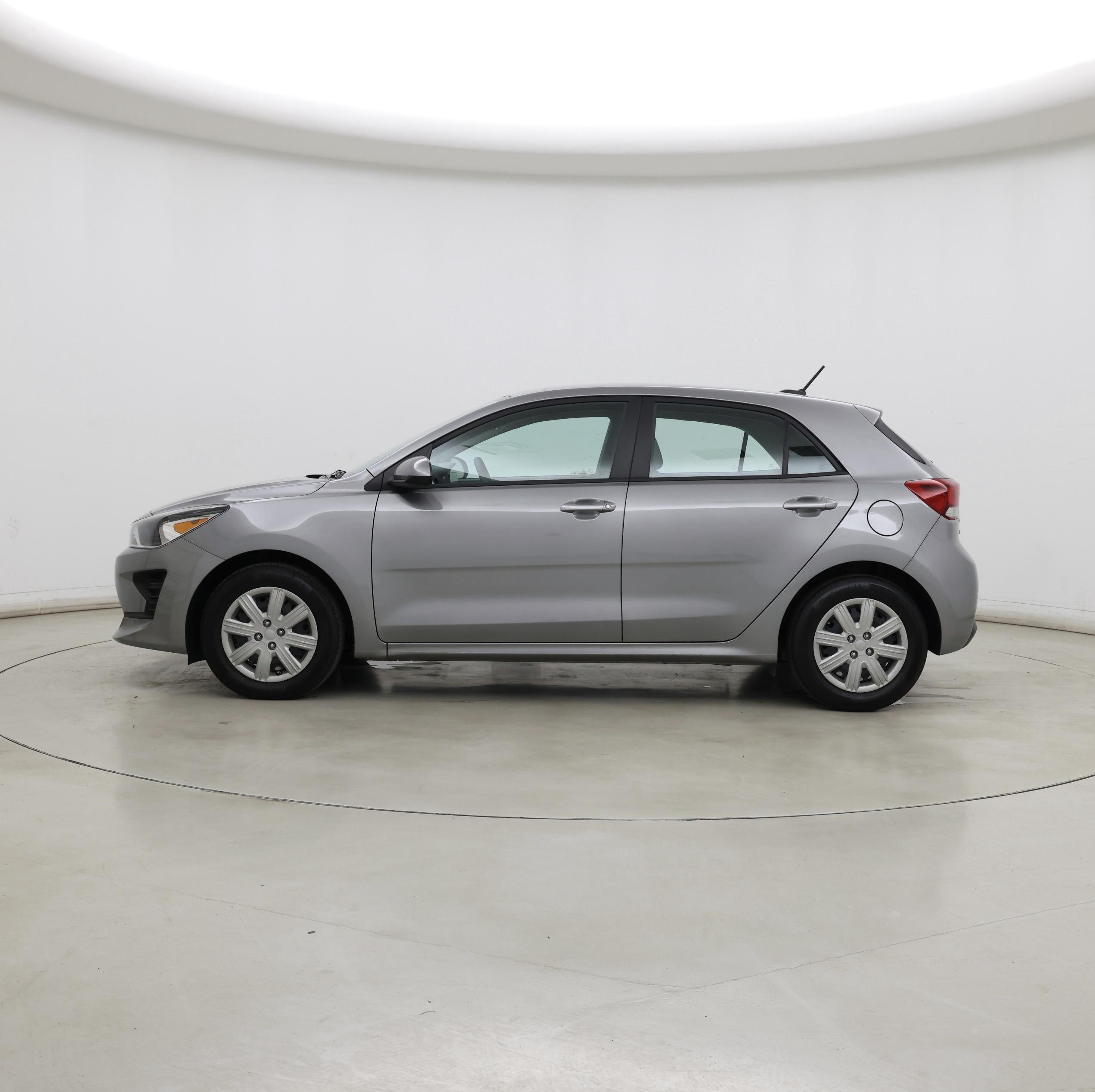 Thumbnail: 2023 Kia Rio - 3