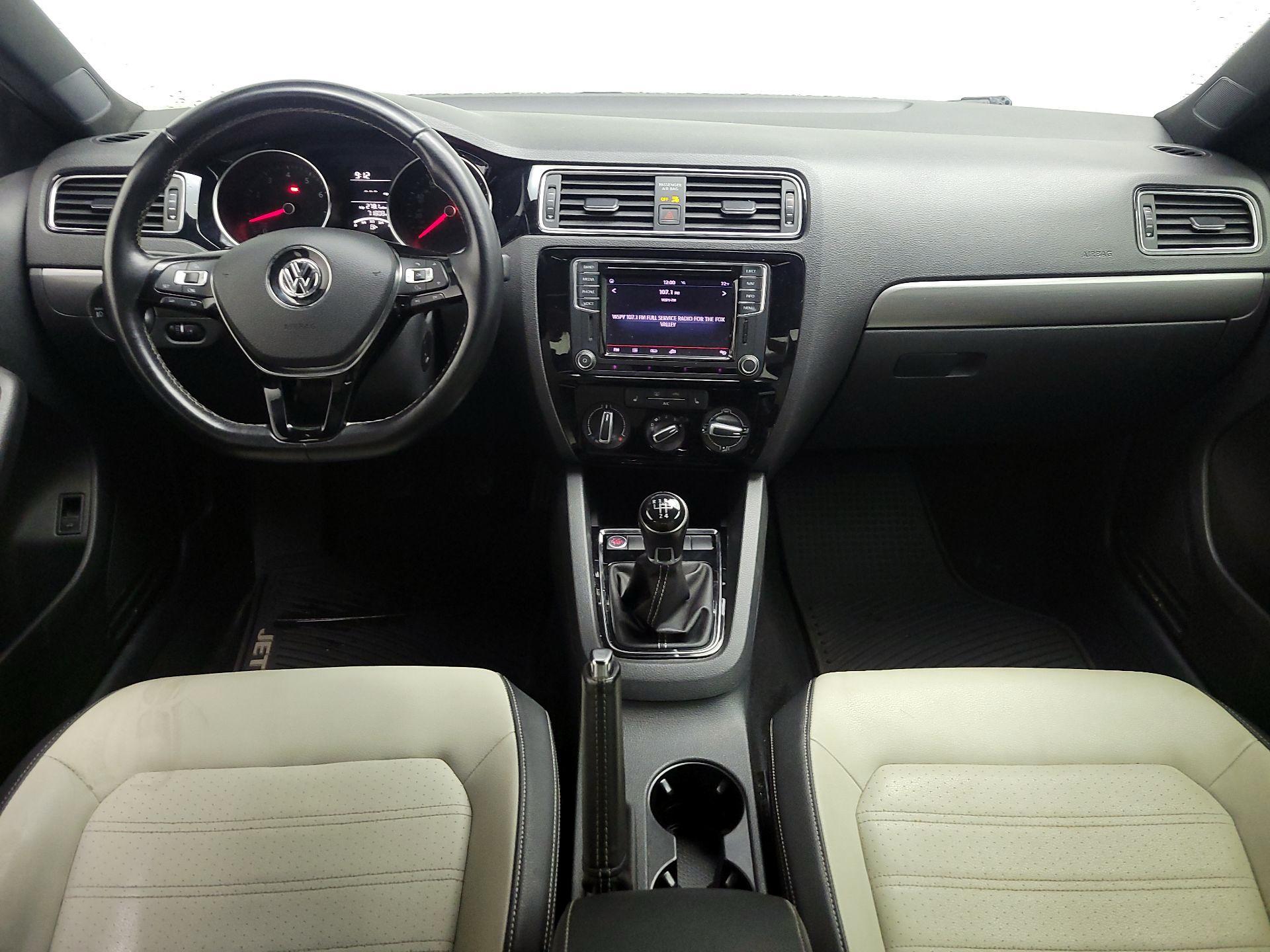 Thumbnail: 2016 Volkswagen Jetta - 9