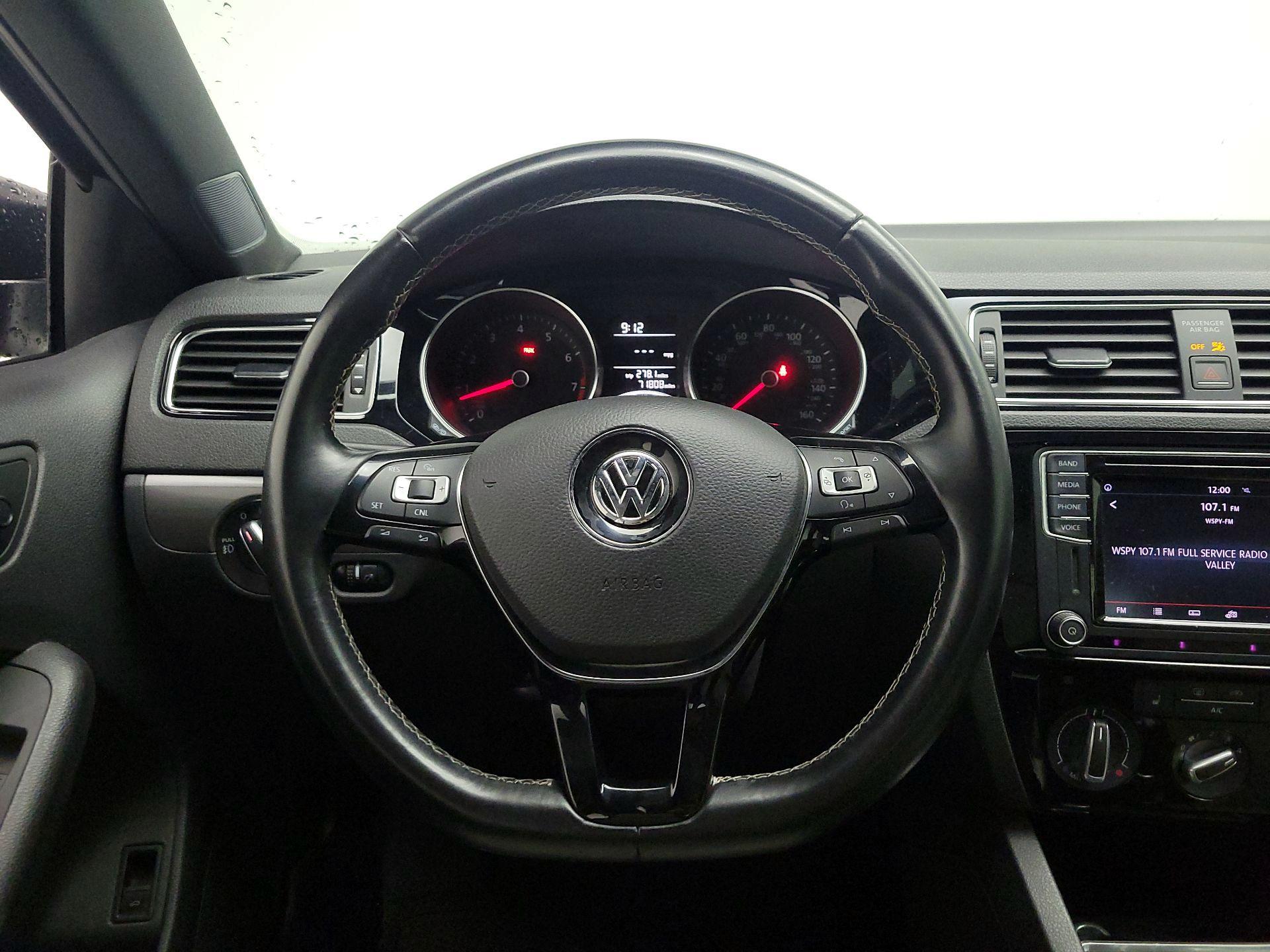 Thumbnail: 2016 Volkswagen Jetta - 10