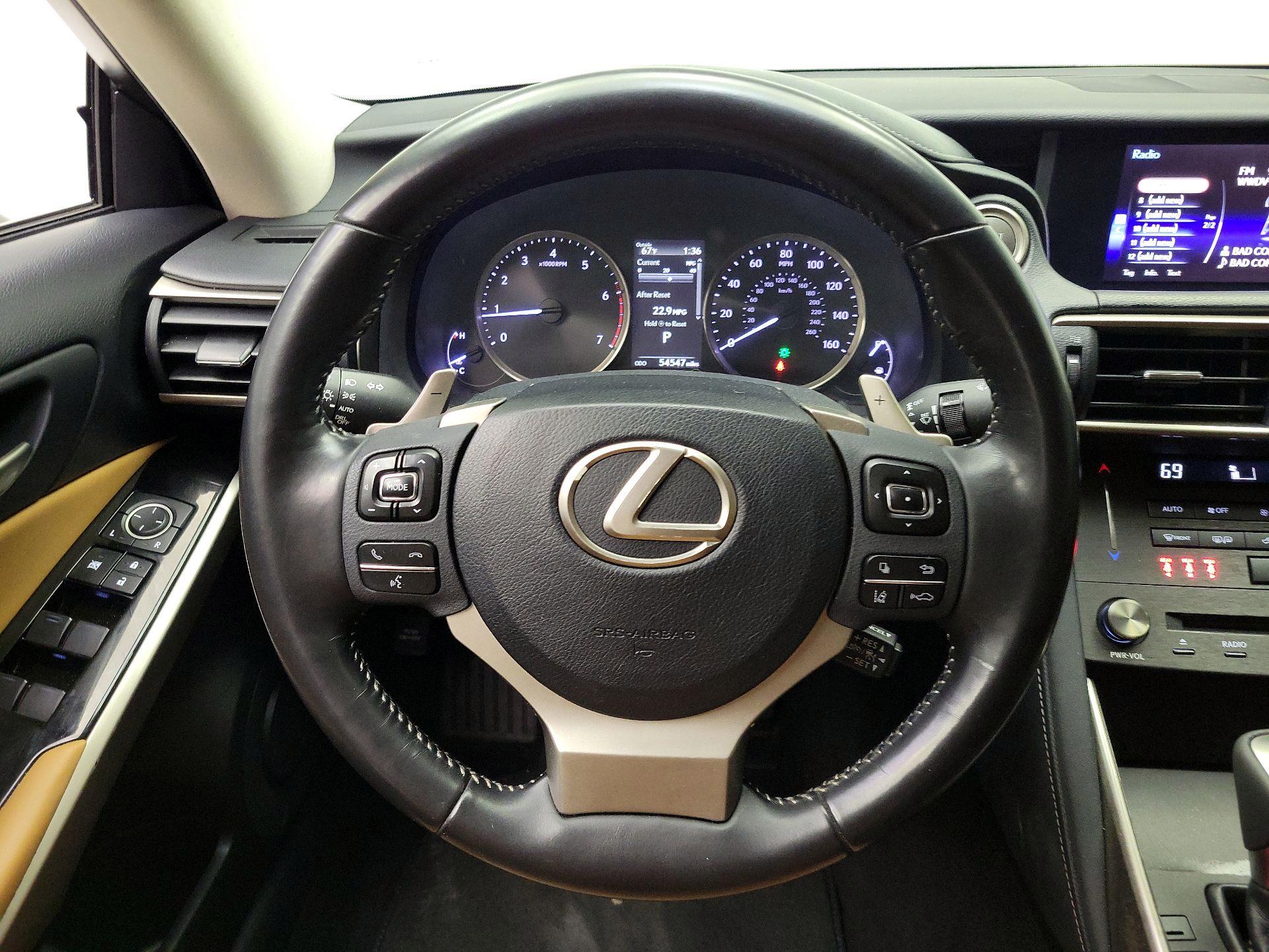 Thumbnail: 2019 Lexus IS - 10