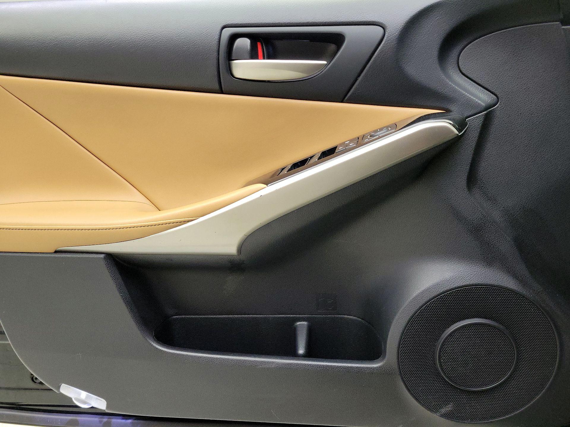 Thumbnail: 2019 Lexus IS - 12