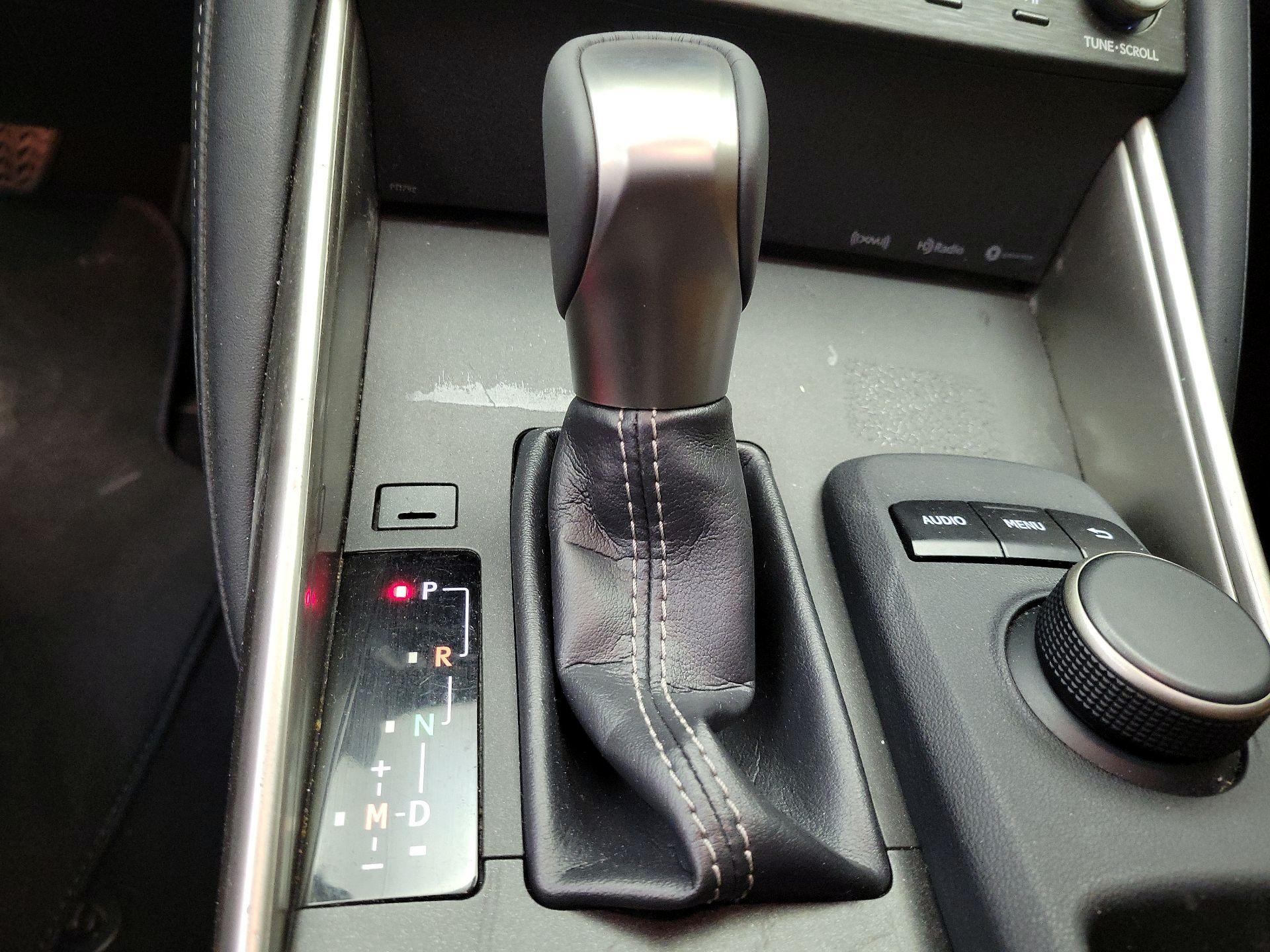 Thumbnail: 2019 Lexus IS - 16